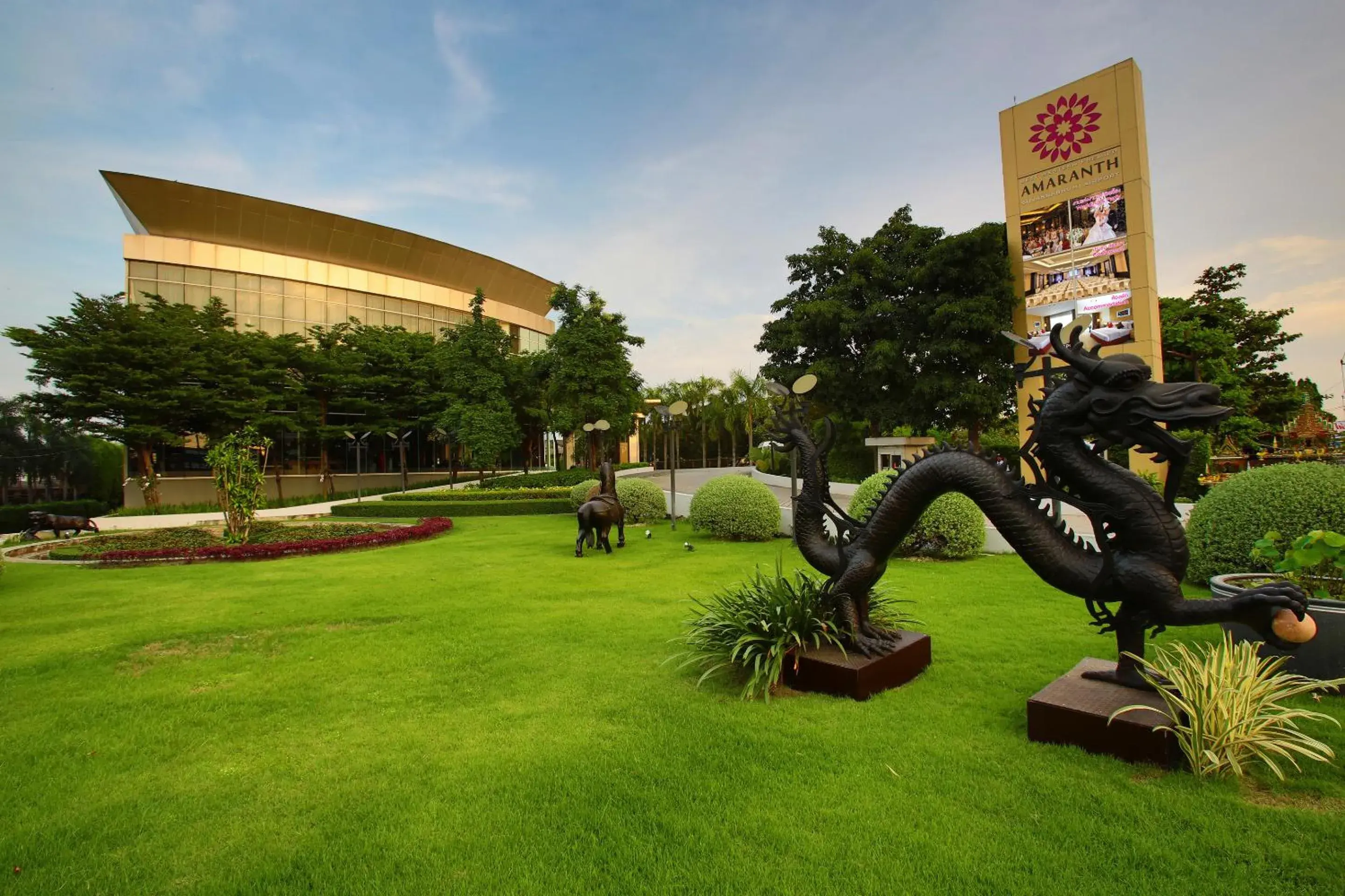 Property building, Garden in Amaranth Suvarnabhumi Hotel