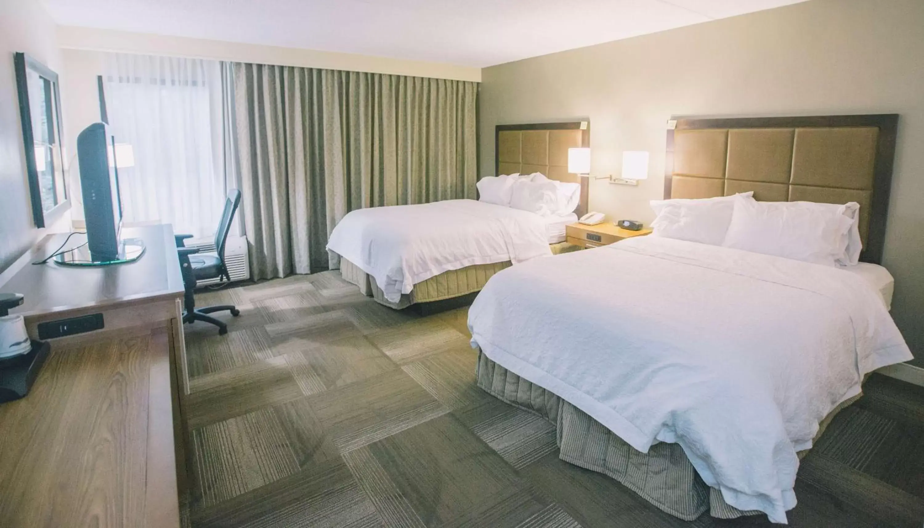 Double Room with Bath Tub - Disability Access - Non-Smoking in Hampton Inn Tallahassee-Central Double Room with Bath Tub - Disability Access - Non-Smoking in Hampton Inn Tallahassee-Central