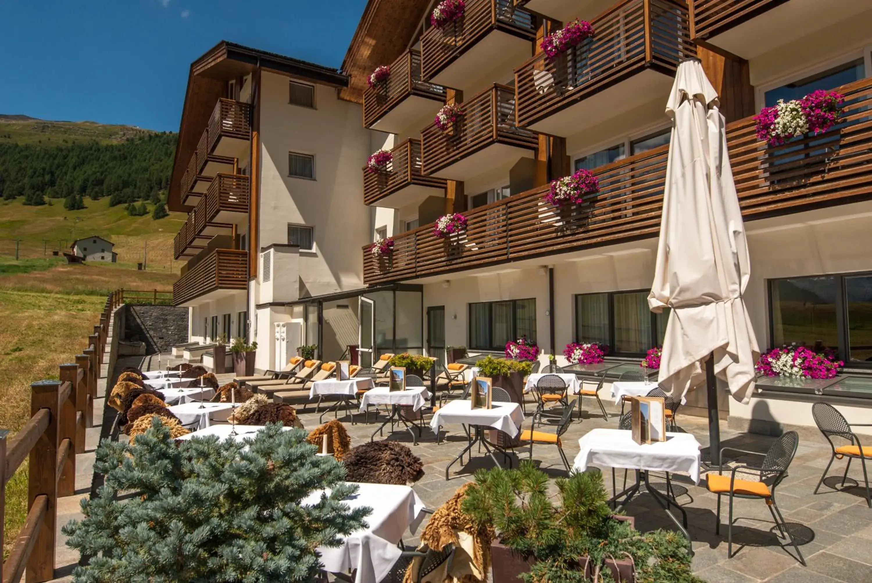 Restaurant/Places to Eat in Hotel Lac Salin Spa & Mountain Resort