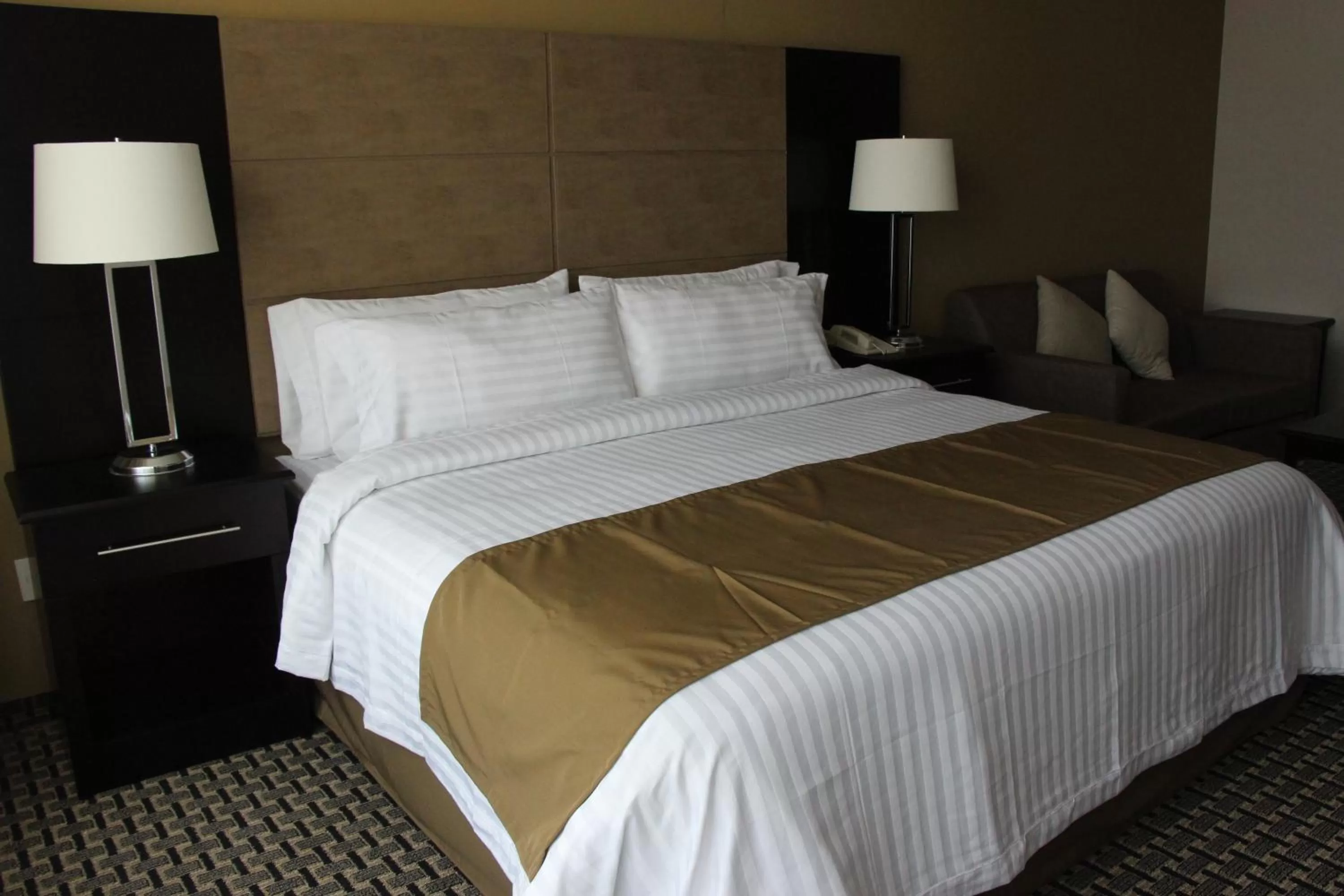 Photo of the whole room, Bed in Holiday Inn Mexico Santa Fe by IHG