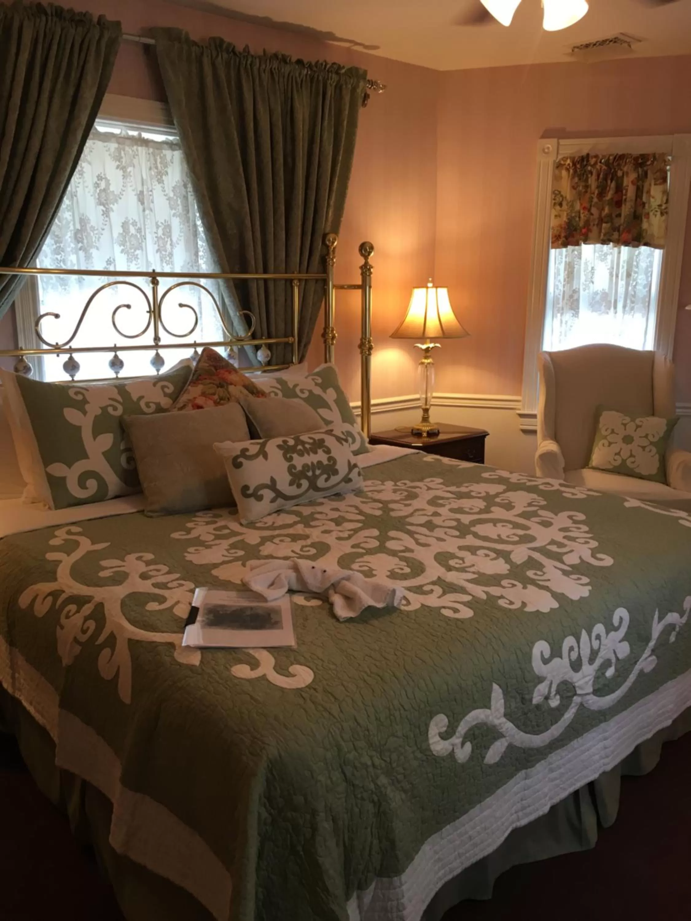 Room Photo in Parsonage Inn Bed and Breakfast