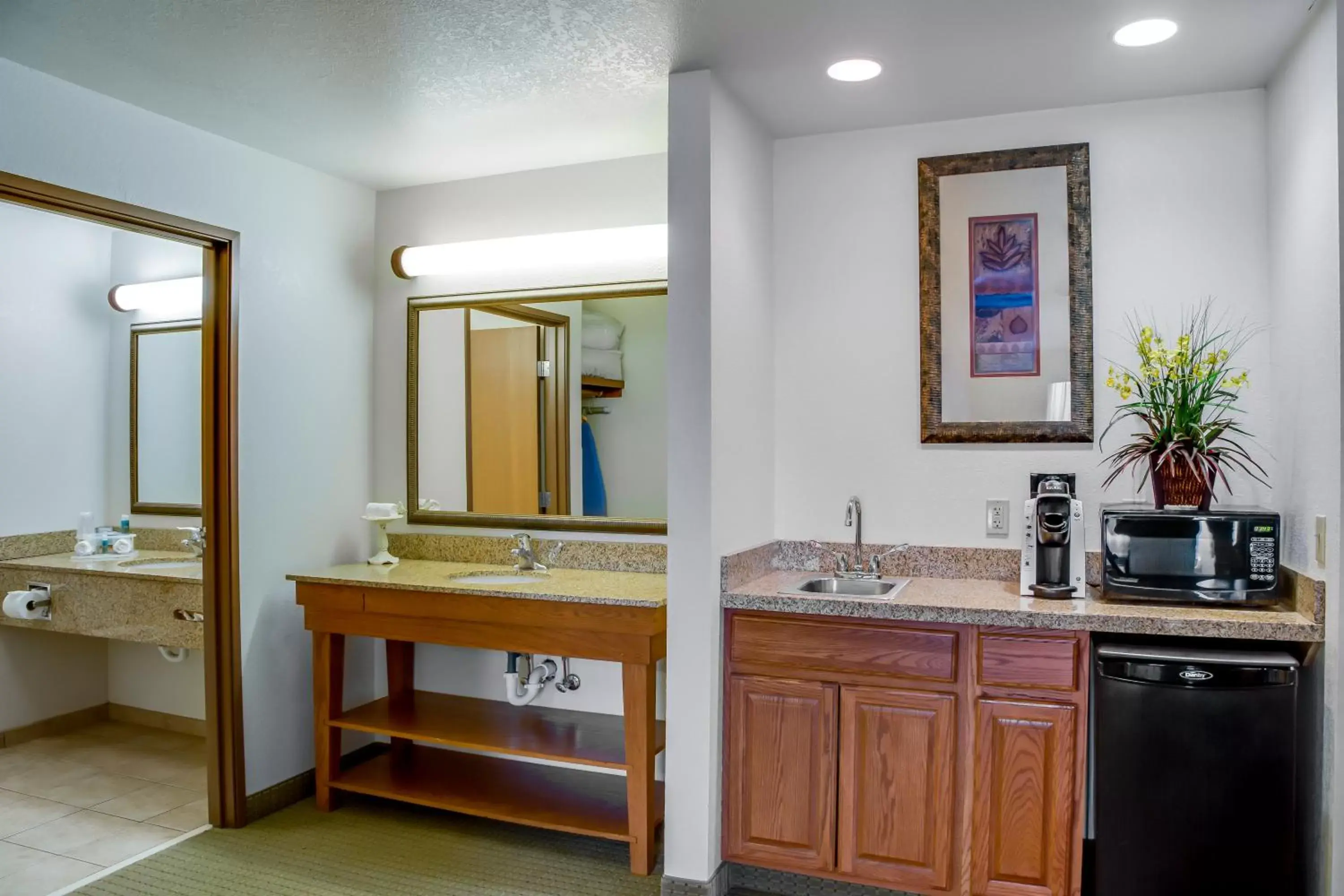 Bedroom, Bathroom in Holiday Inn Express & Suites Jacksonville, an IHG Hotel