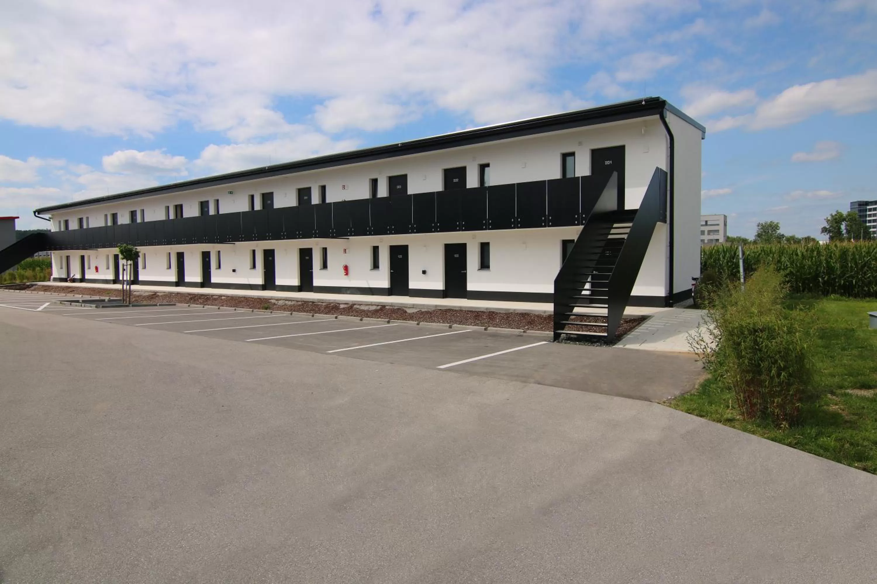 Facade/entrance in LH Hotel by WMM Hotels