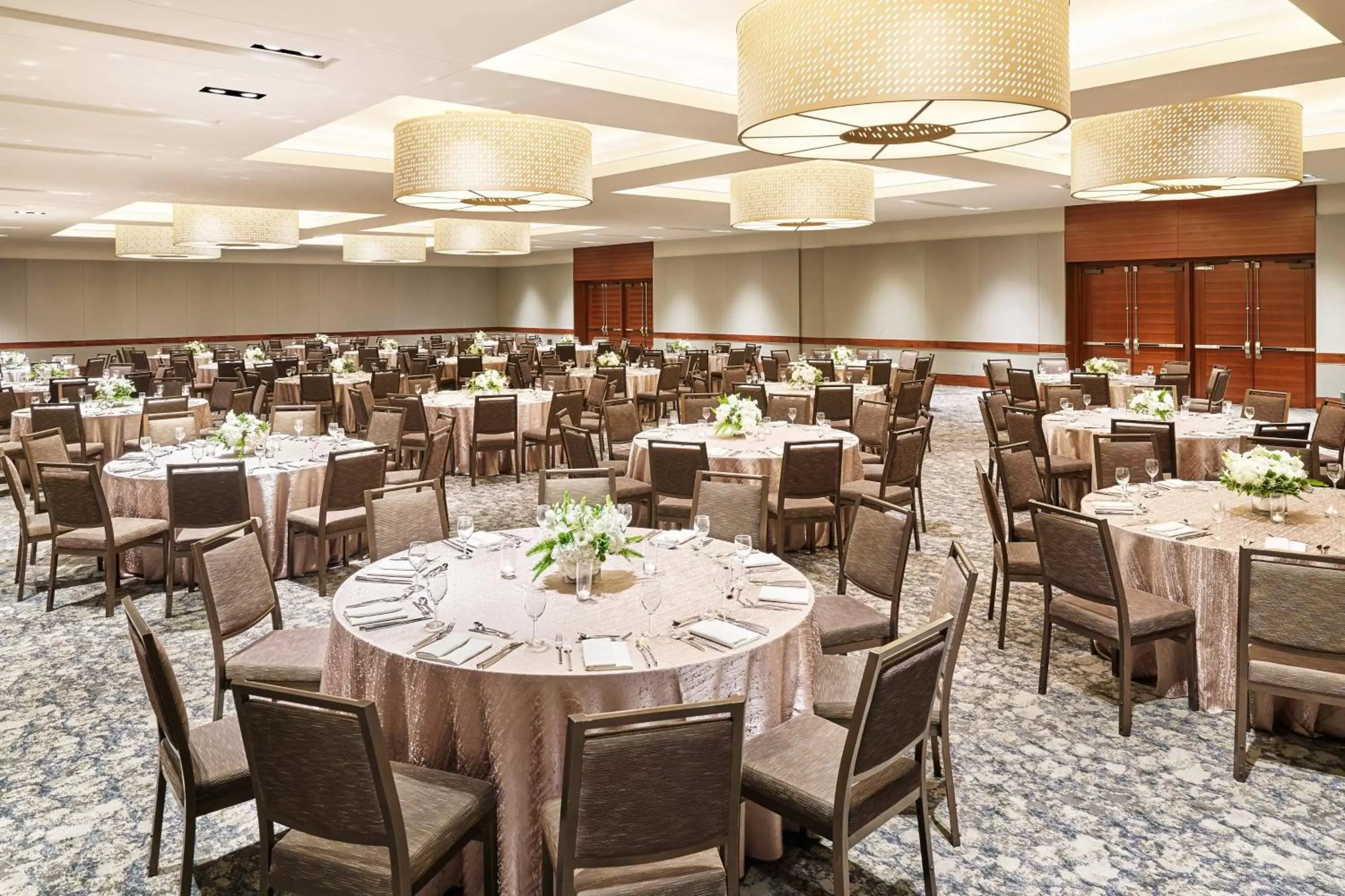 Meeting/conference room, Restaurant/Places to Eat in The Westin Galleria Dallas