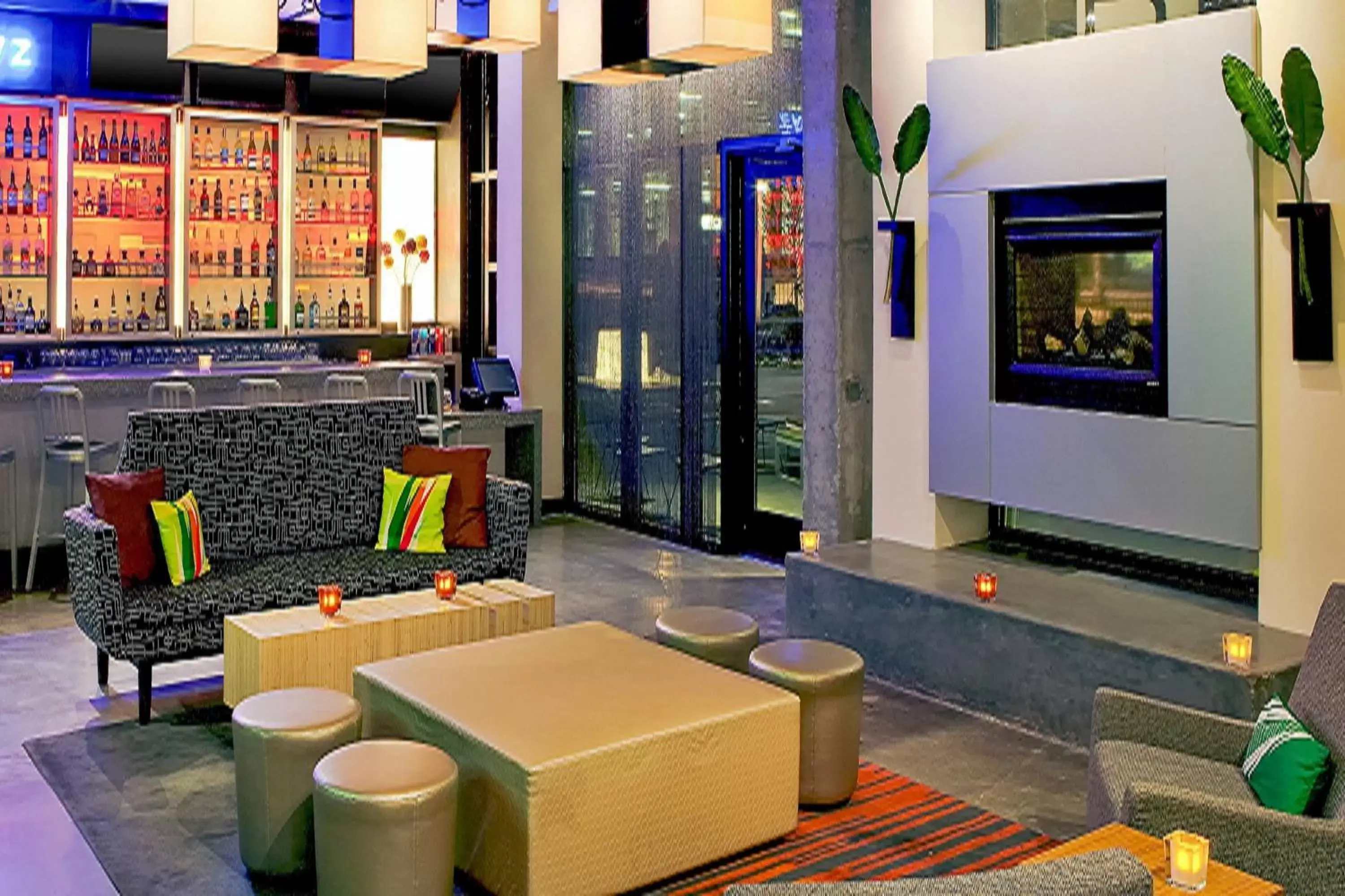 Restaurant/places to eat, Lounge/Bar in Aloft Chesapeake