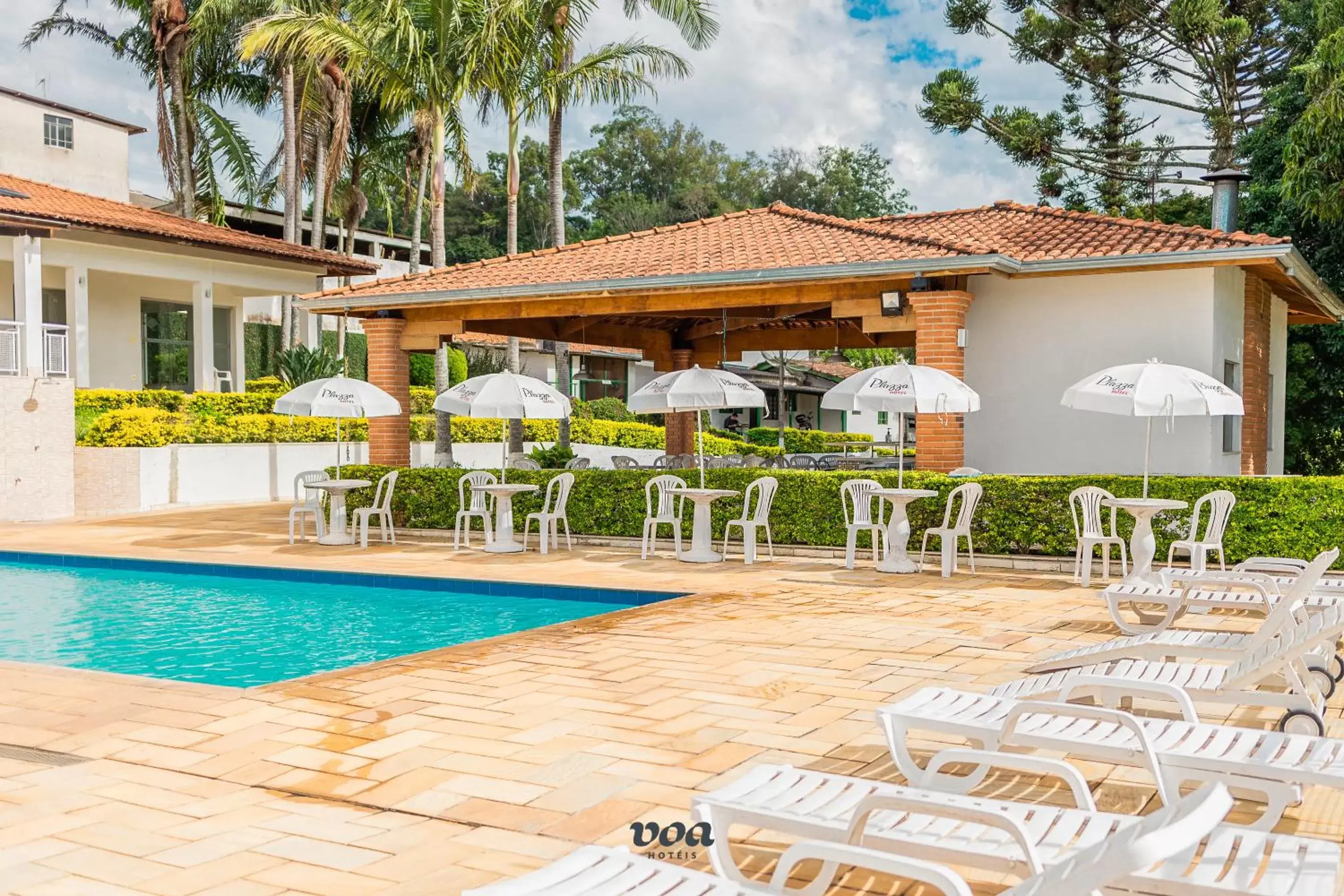 Pool view in VOA Plazza Hotel Pool view in VOA Plazza Hotel