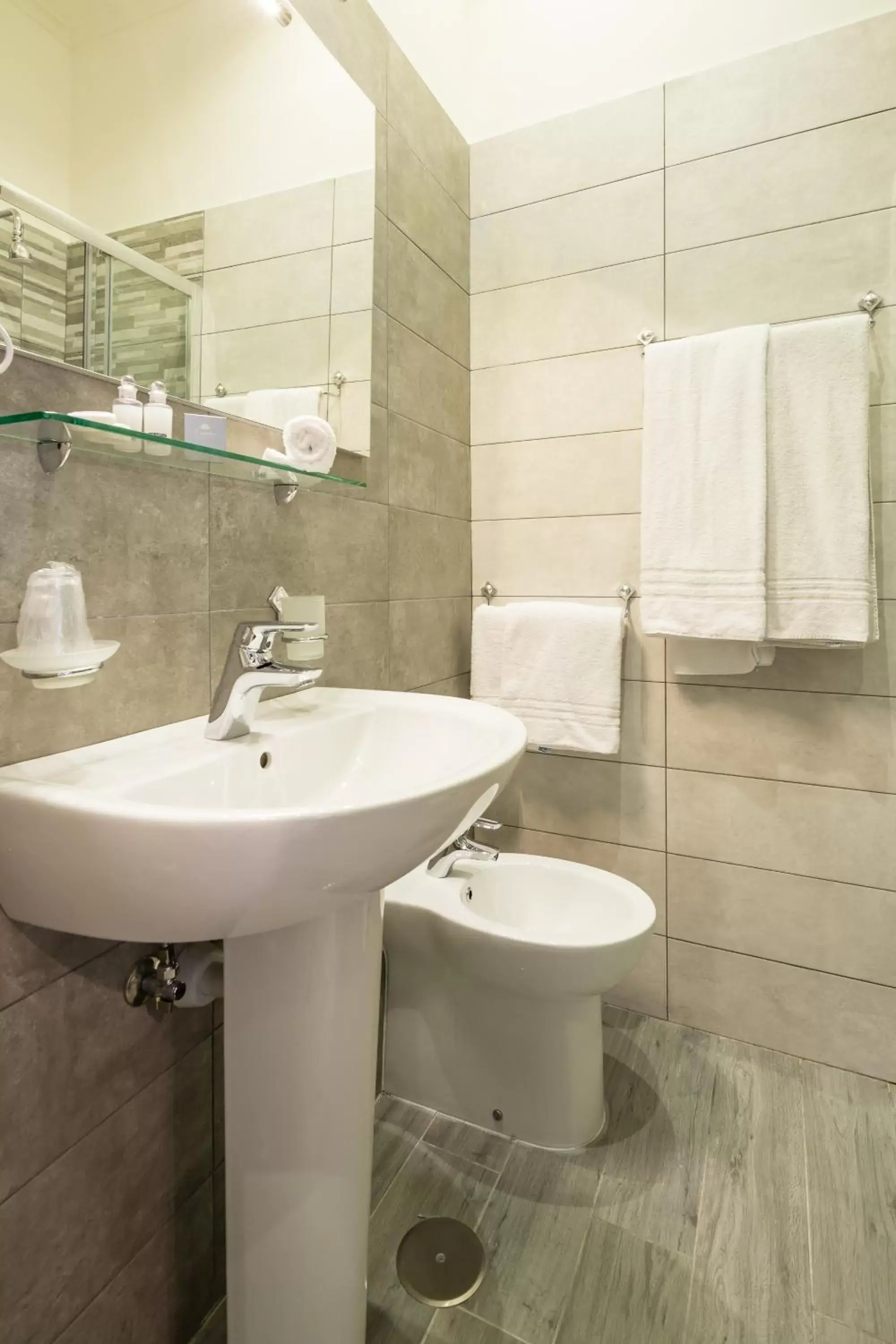 Toilet, Bathroom in Hotel Bella Napoli