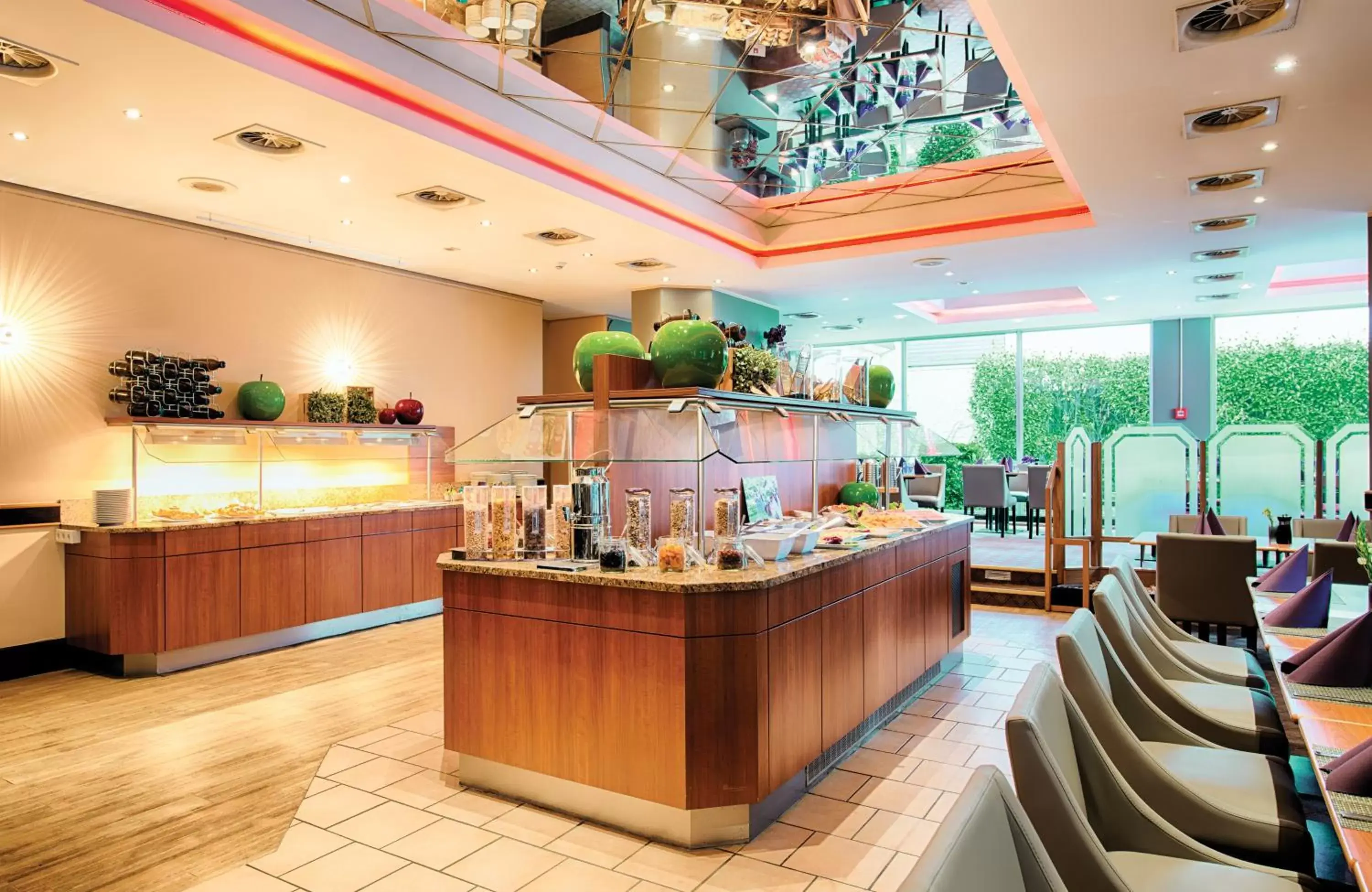 Buffet breakfast, Restaurant/Places to Eat in Leonardo Hotel Düsseldorf Airport Ratingen