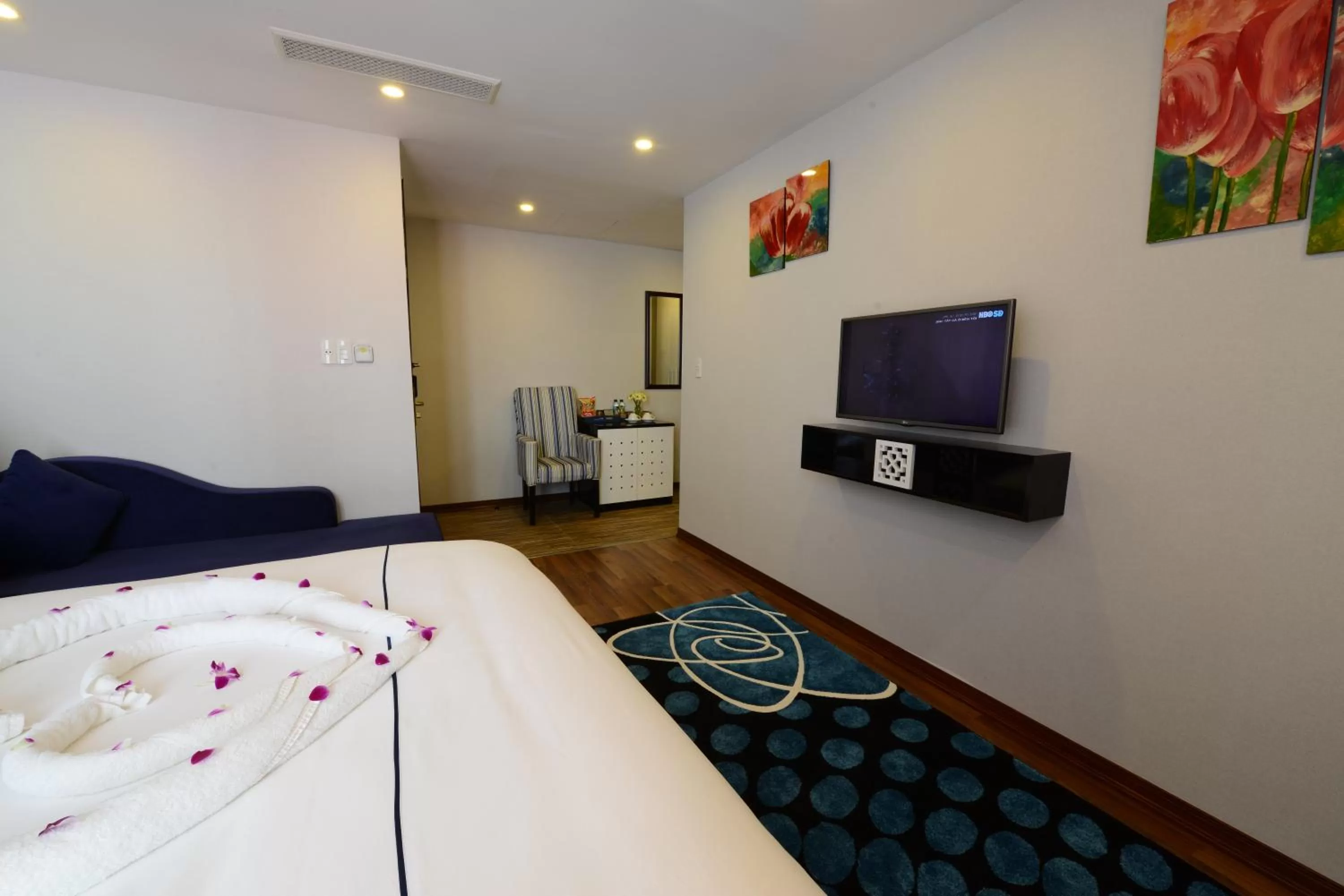 Bed in Hanoi Emerald Waters Hotel & Spa