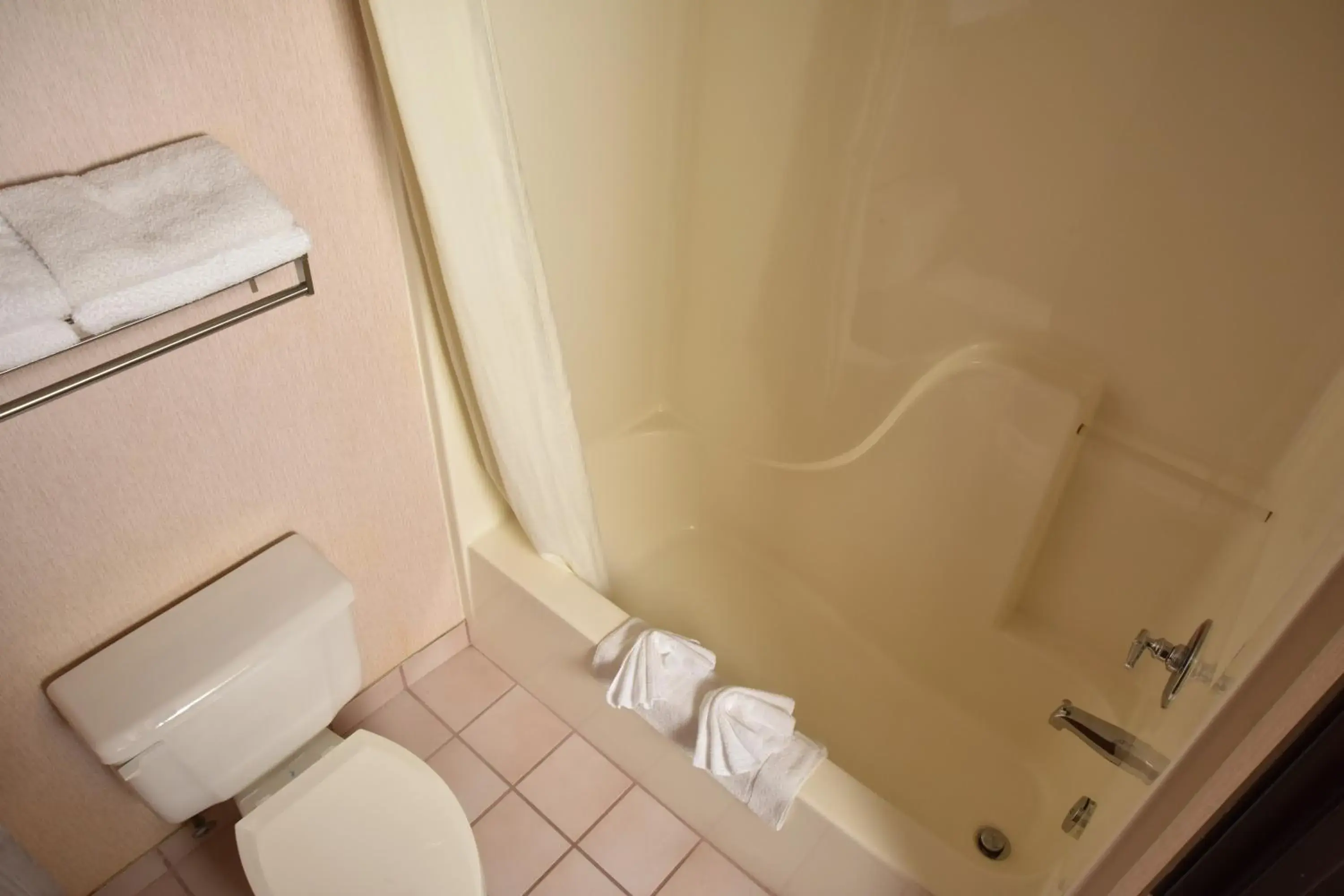 Shower, Bathroom in Super 8 by Wyndham Springfield-Battlefield