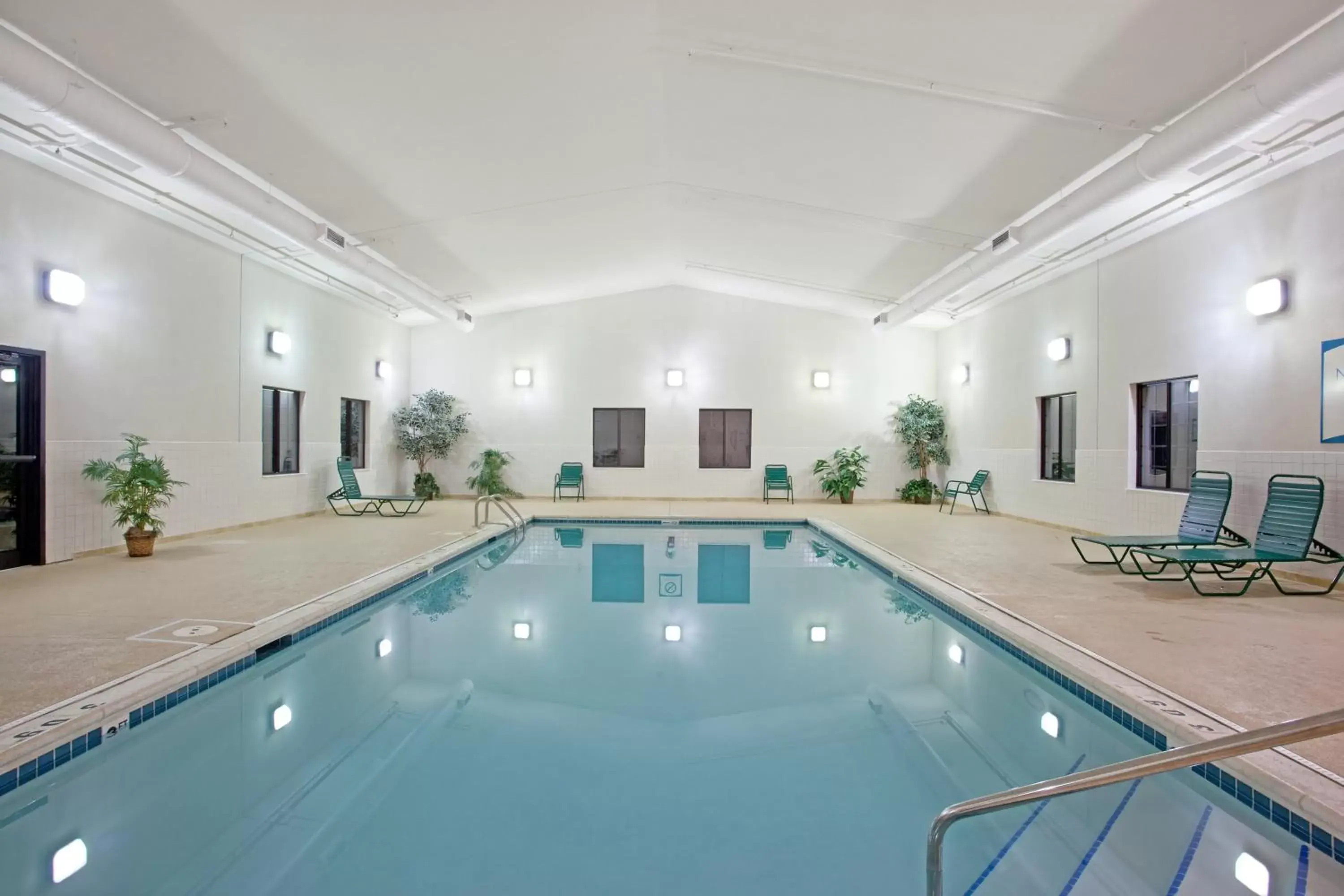 Swimming Pool in Staybridge Suites Lincolnshire, an IHG Hotel