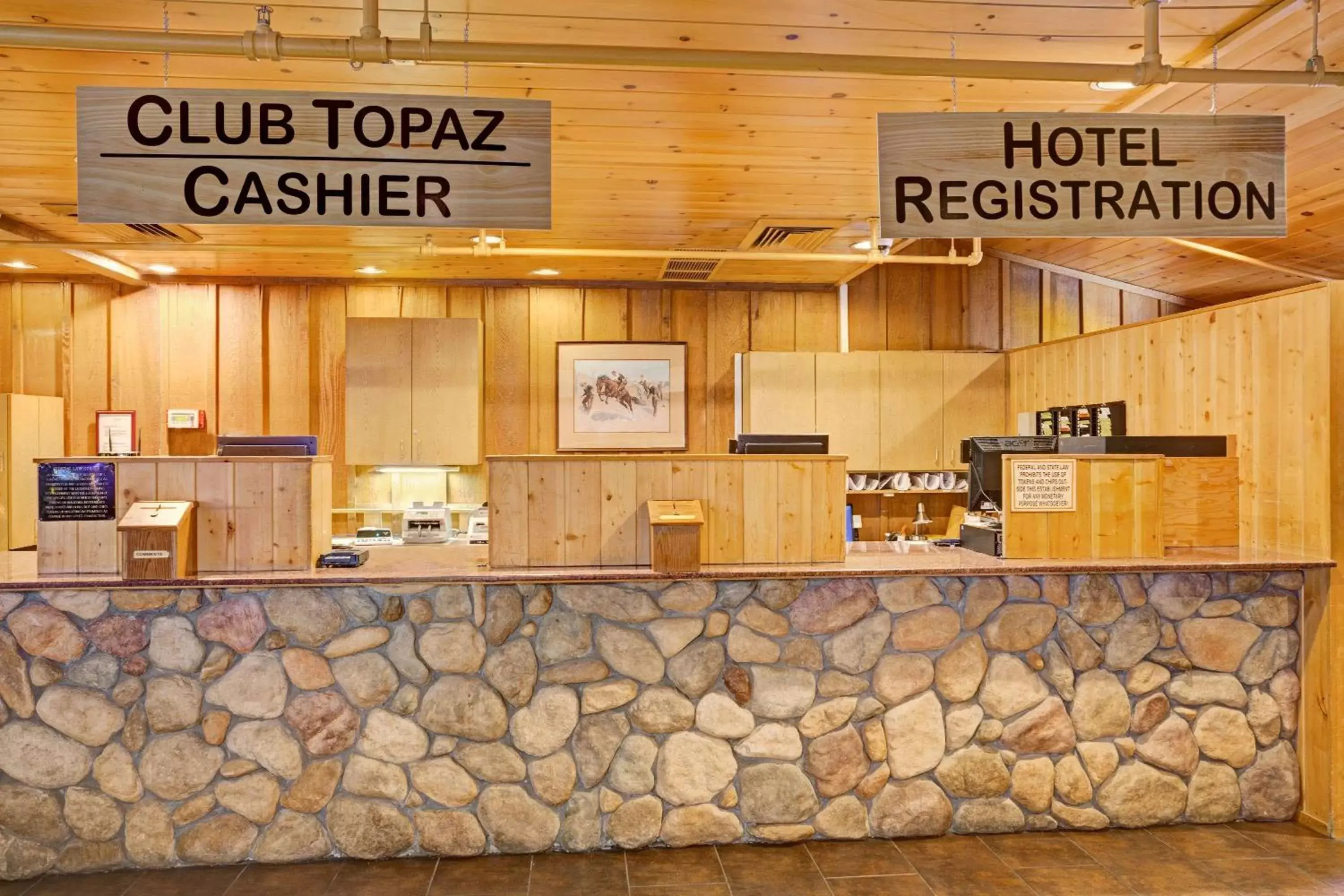 Lobby or reception in Topaz Lodge