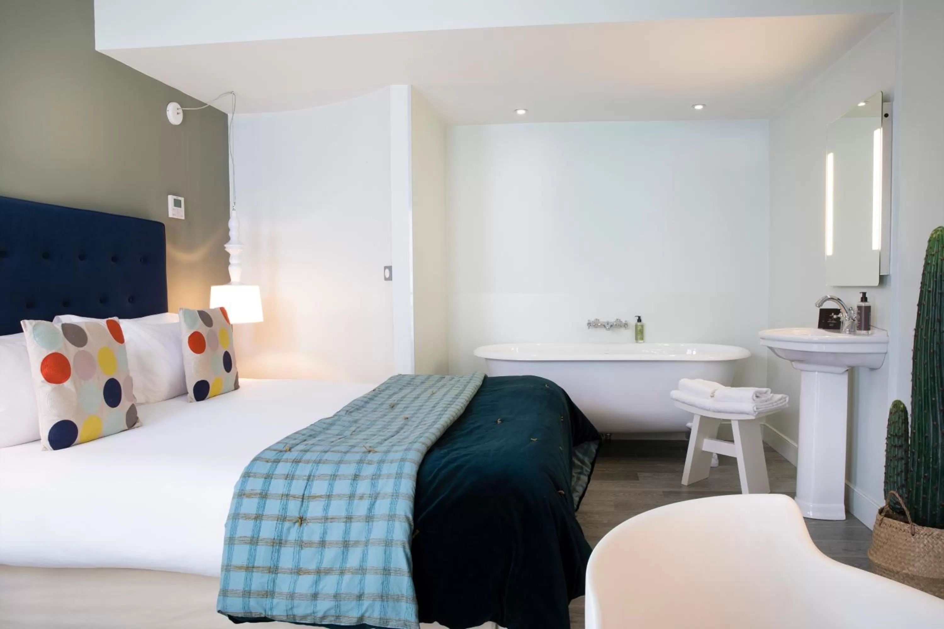 Photo of the whole room, Bed in Hôtel Marais Hôme