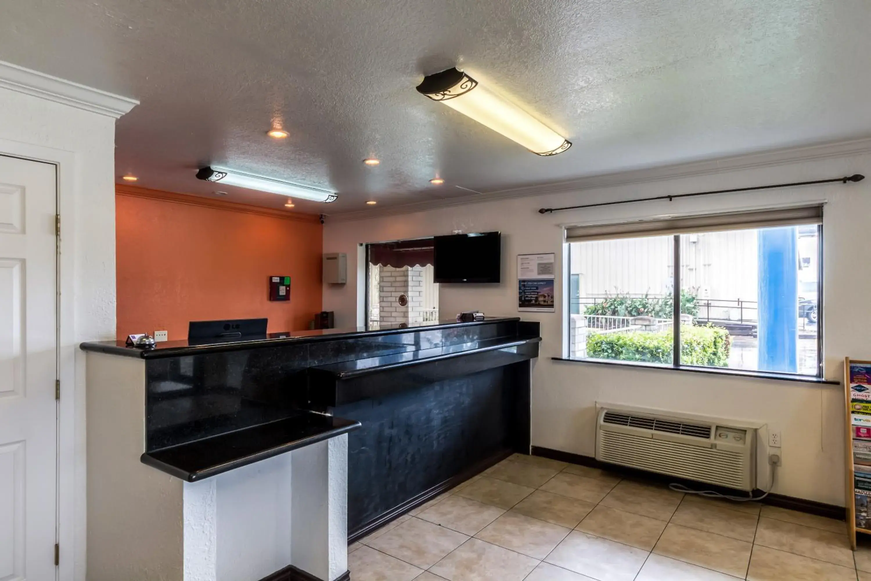 Lobby or reception in Motel 6 San Antonio, TX - Frost Bank Center Lobby or reception in Motel 6 San Antonio, TX - Frost Bank Center