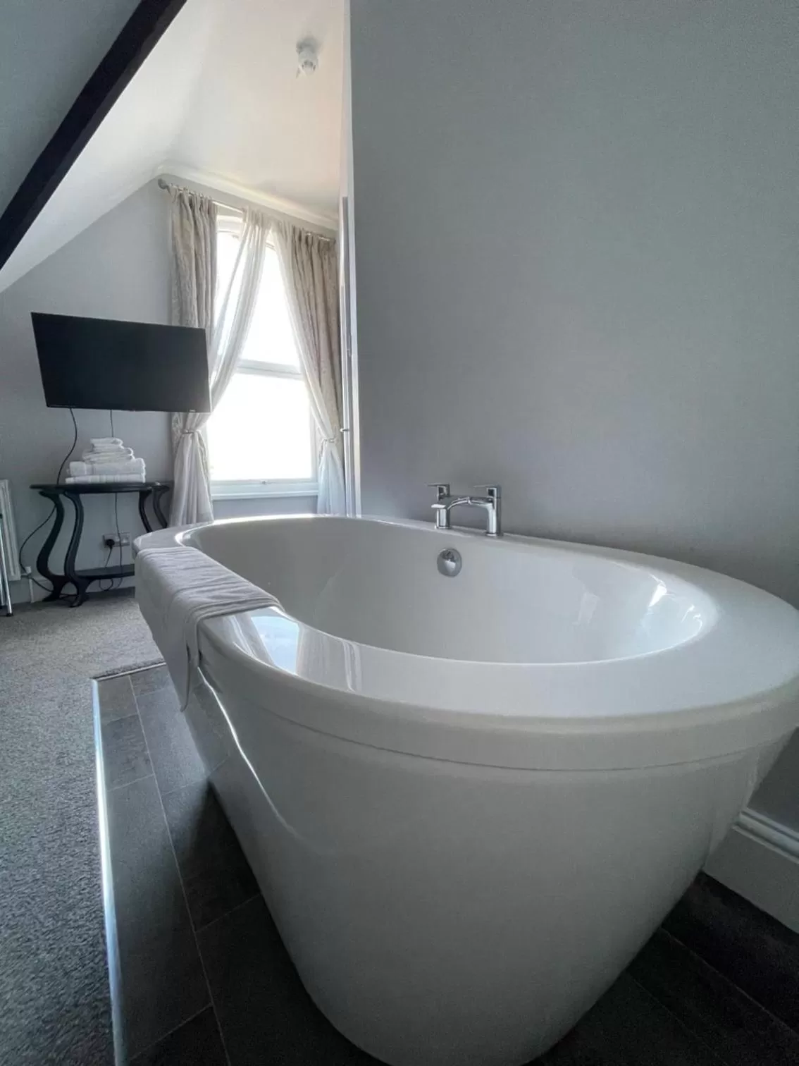 Bedroom in The Whittington and Cat