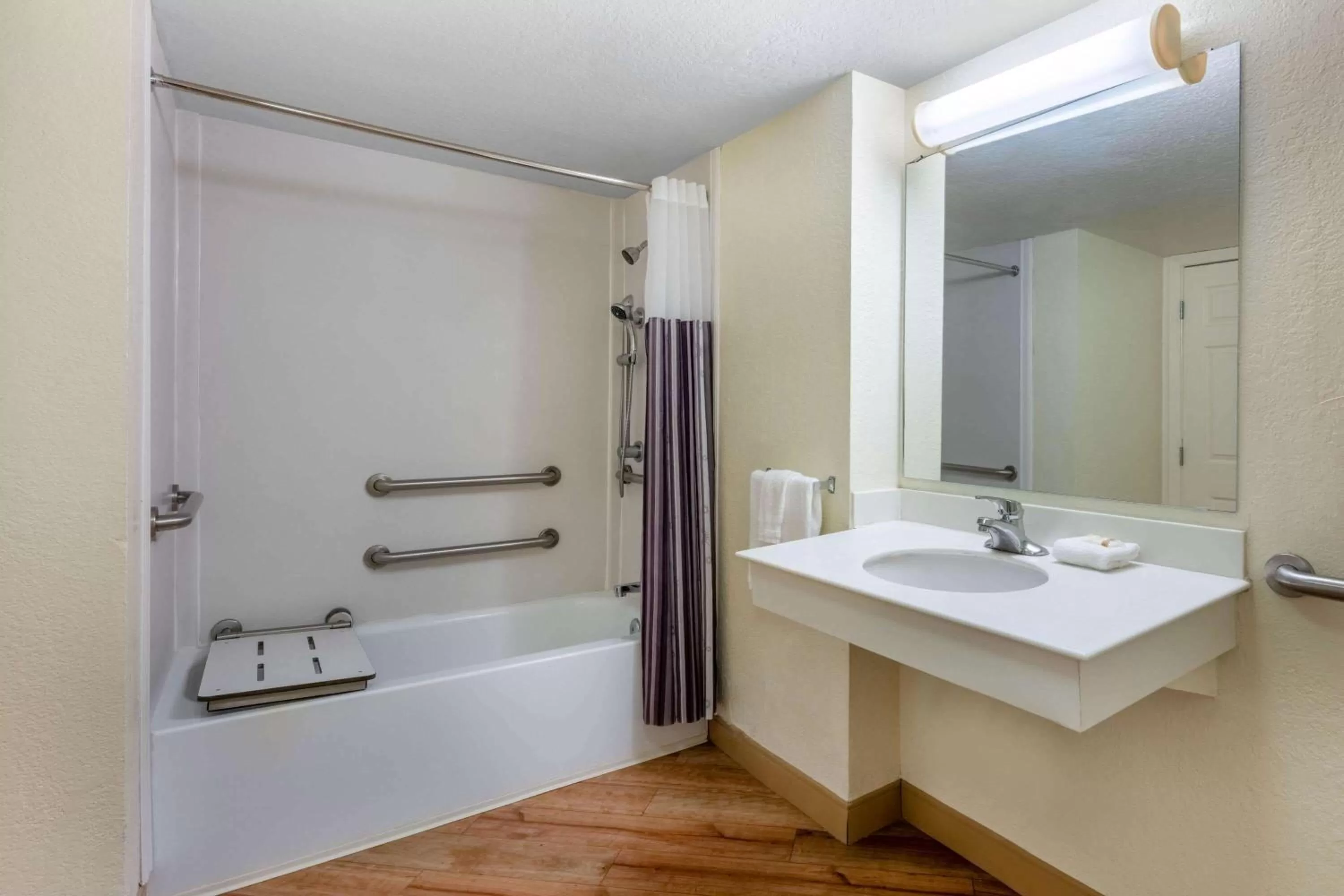 Bathroom in La Quinta East Deerfield Beach - Boca Raton