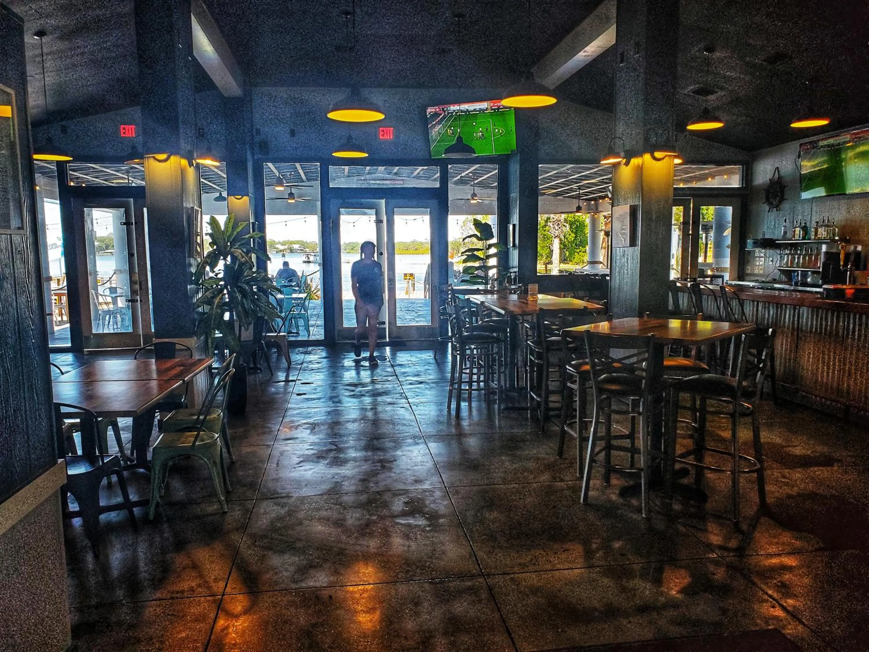 Restaurant/places to eat in The Port Hotel and Marina