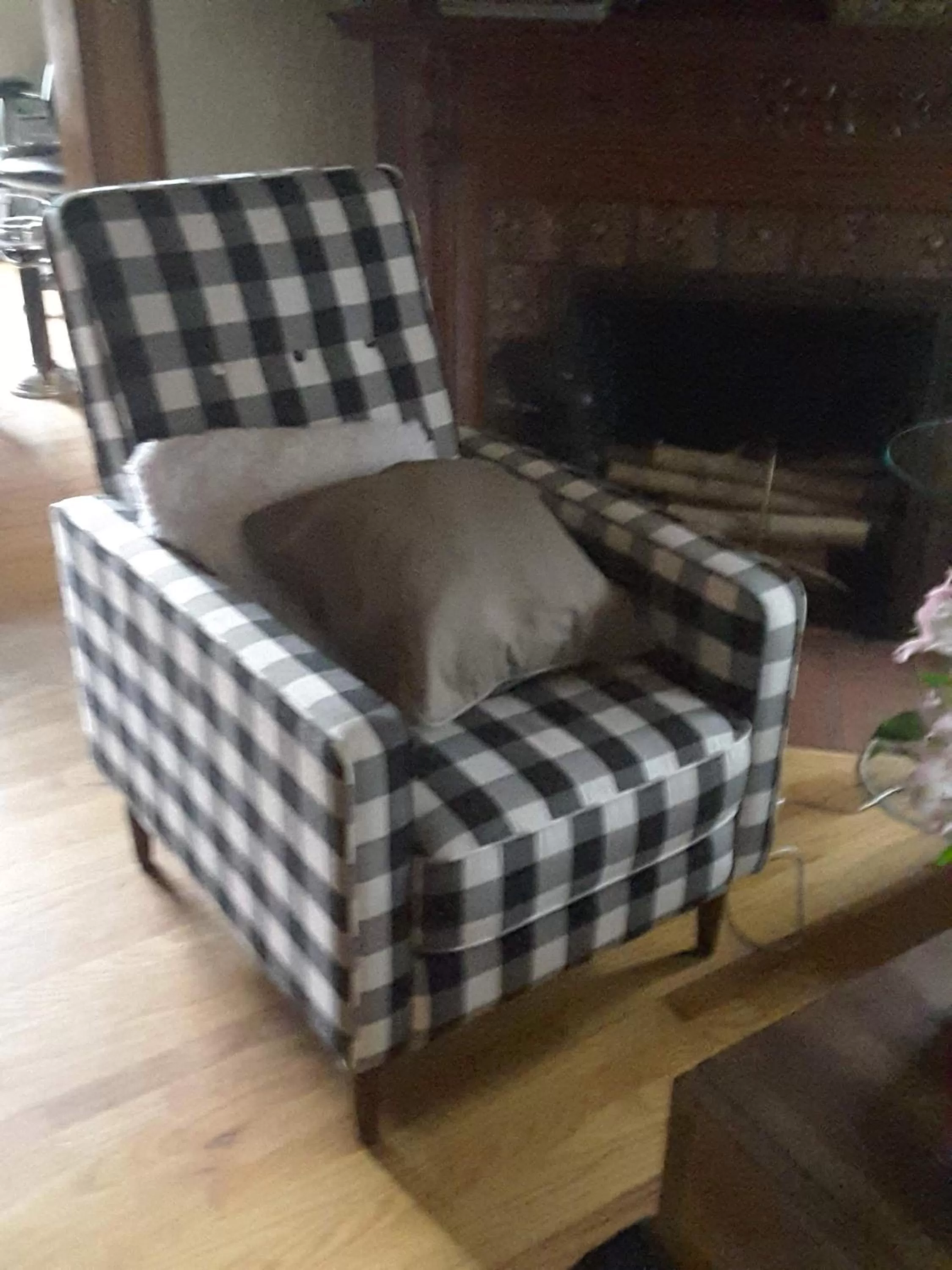 Communal lounge/ TV room, Seating Area in Off Broadway B & B