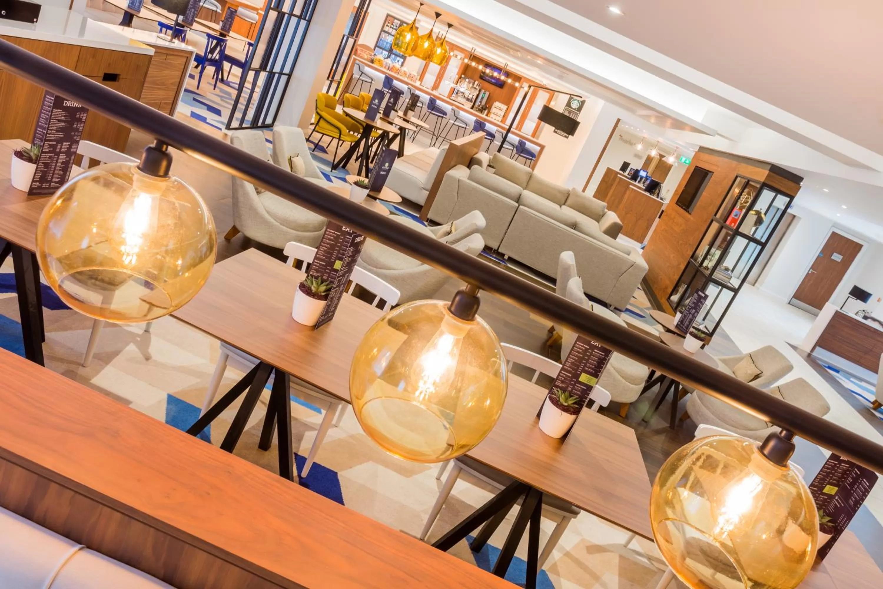 Restaurant/places to eat in Courtyard by Marriott Glasgow Airport