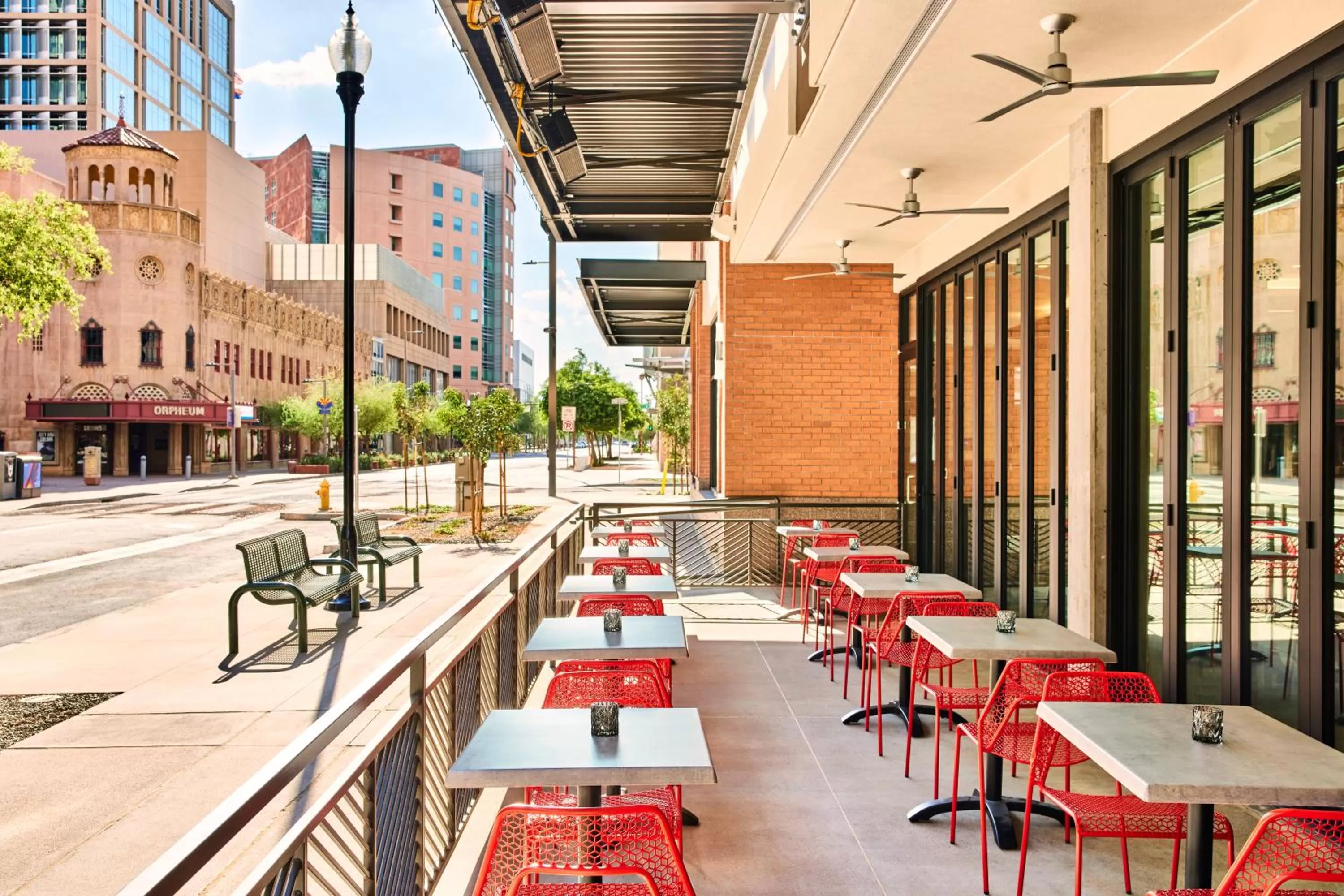 Restaurant/places to eat in Hyatt Place Phoenix/Downtown