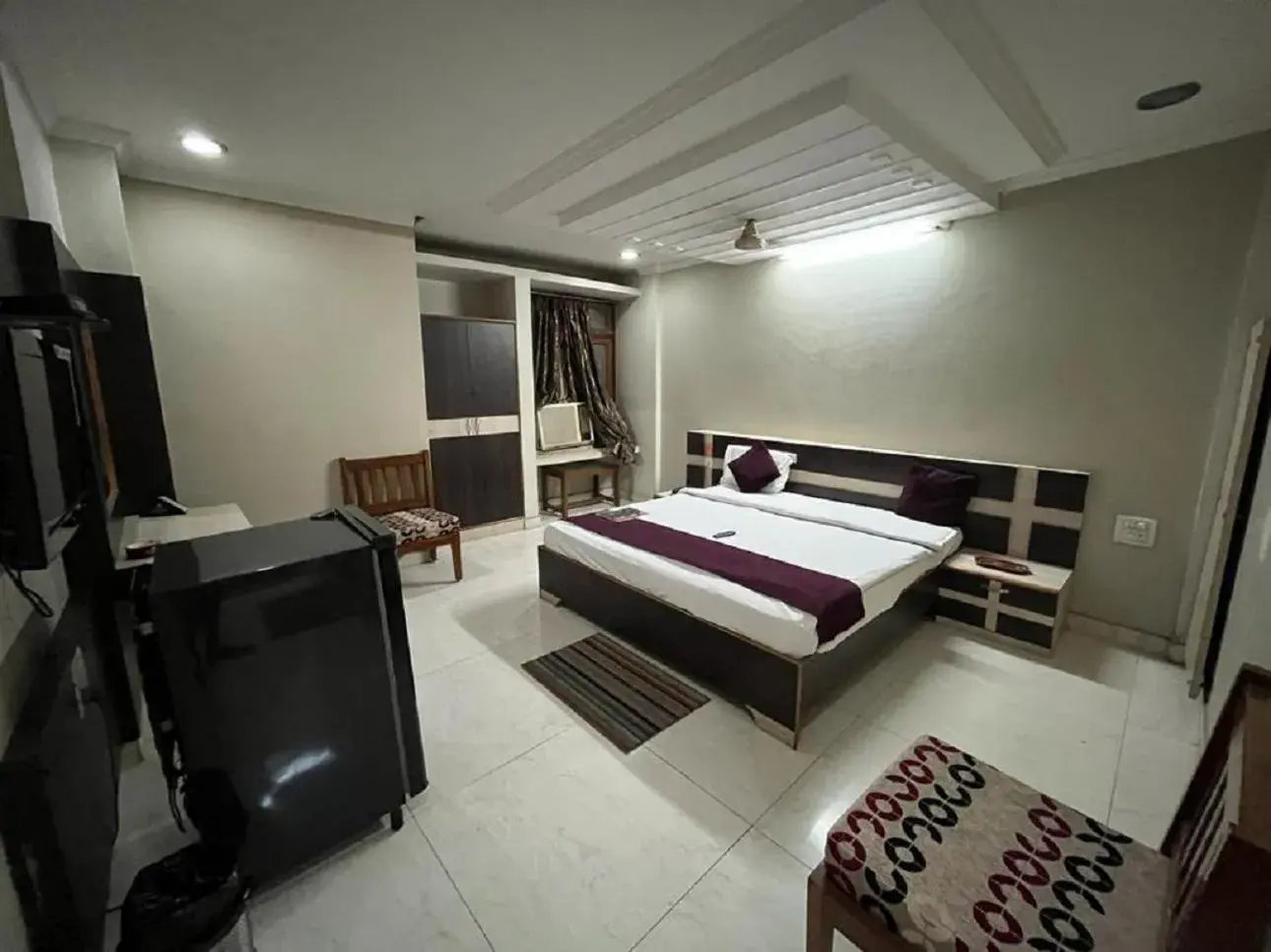 King Room - single occupancy in HOTEL ANAND King Room - single occupancy in HOTEL ANAND