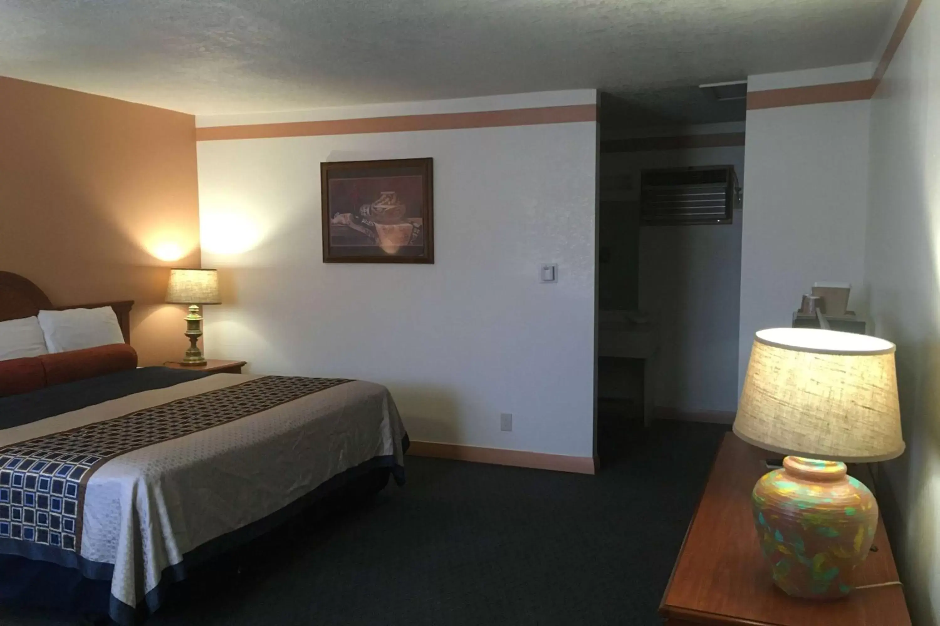 Photo of the whole room, Bed in Howard Johnson by Wyndham Raton