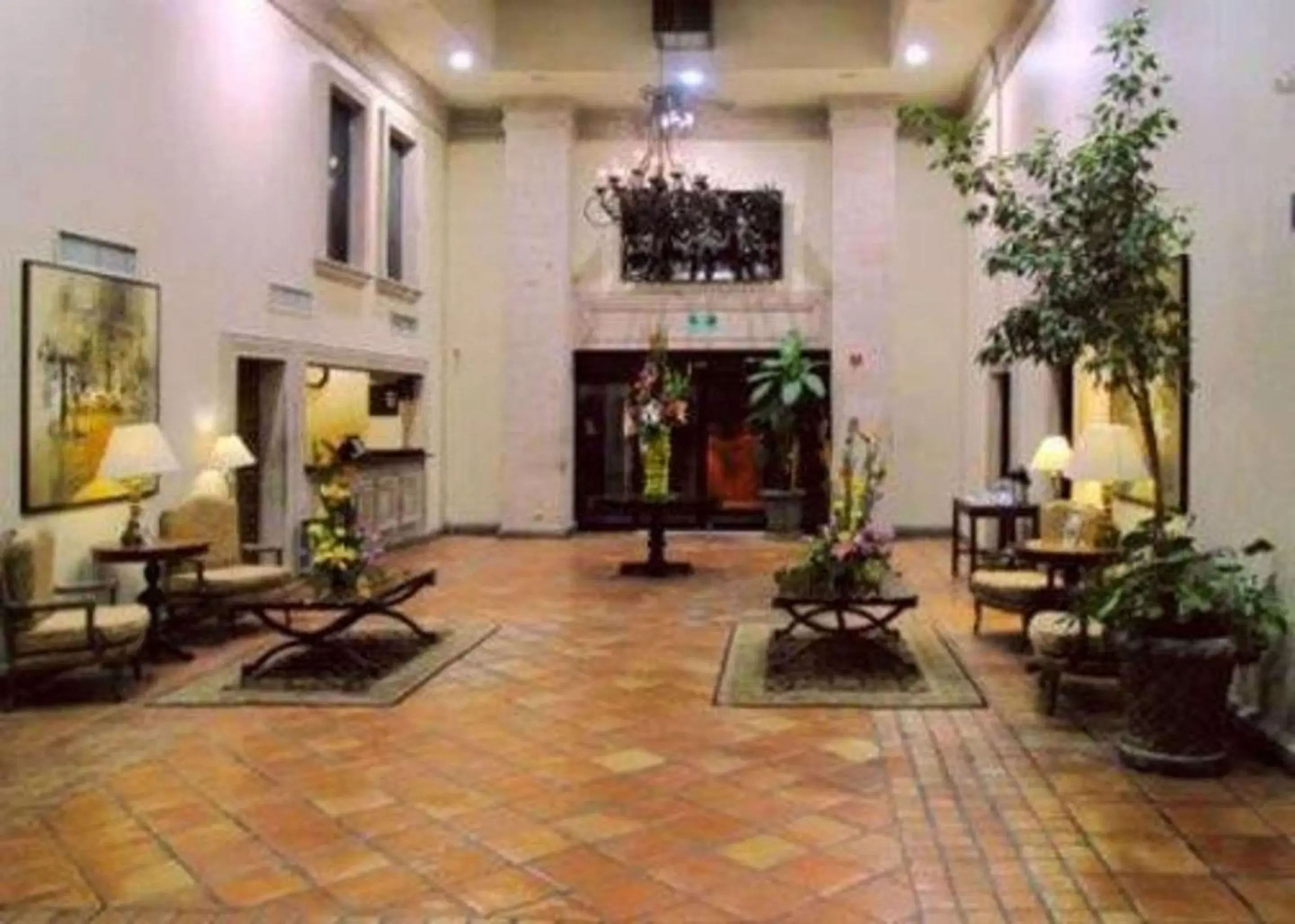 Lobby or reception, Lobby/Reception in Quality Inn & Suites Saltillo Eurotel