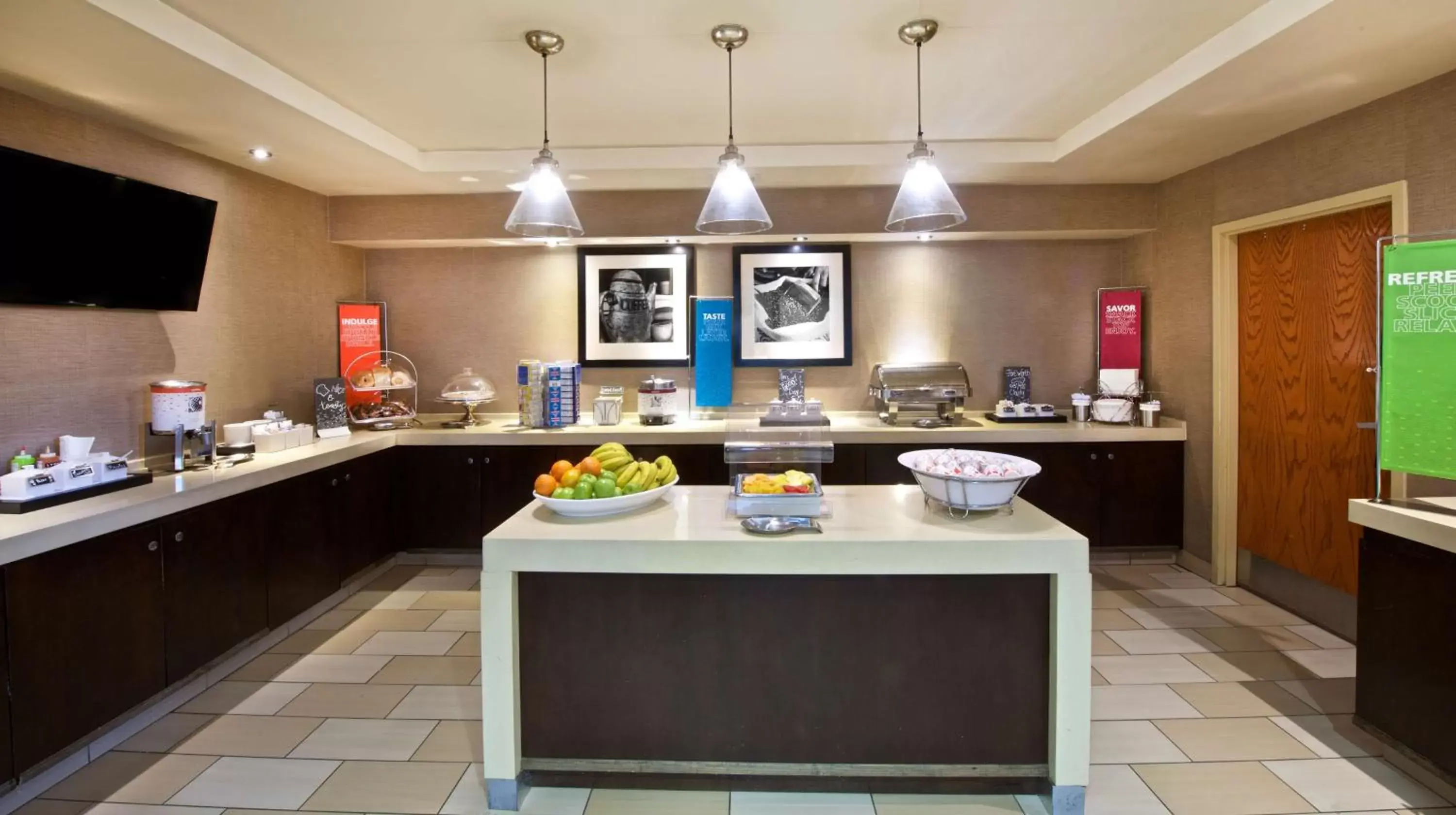 Breakfast, Restaurant/Places to Eat in Hampton Inn & Suites N Ft Worth-Alliance Airport