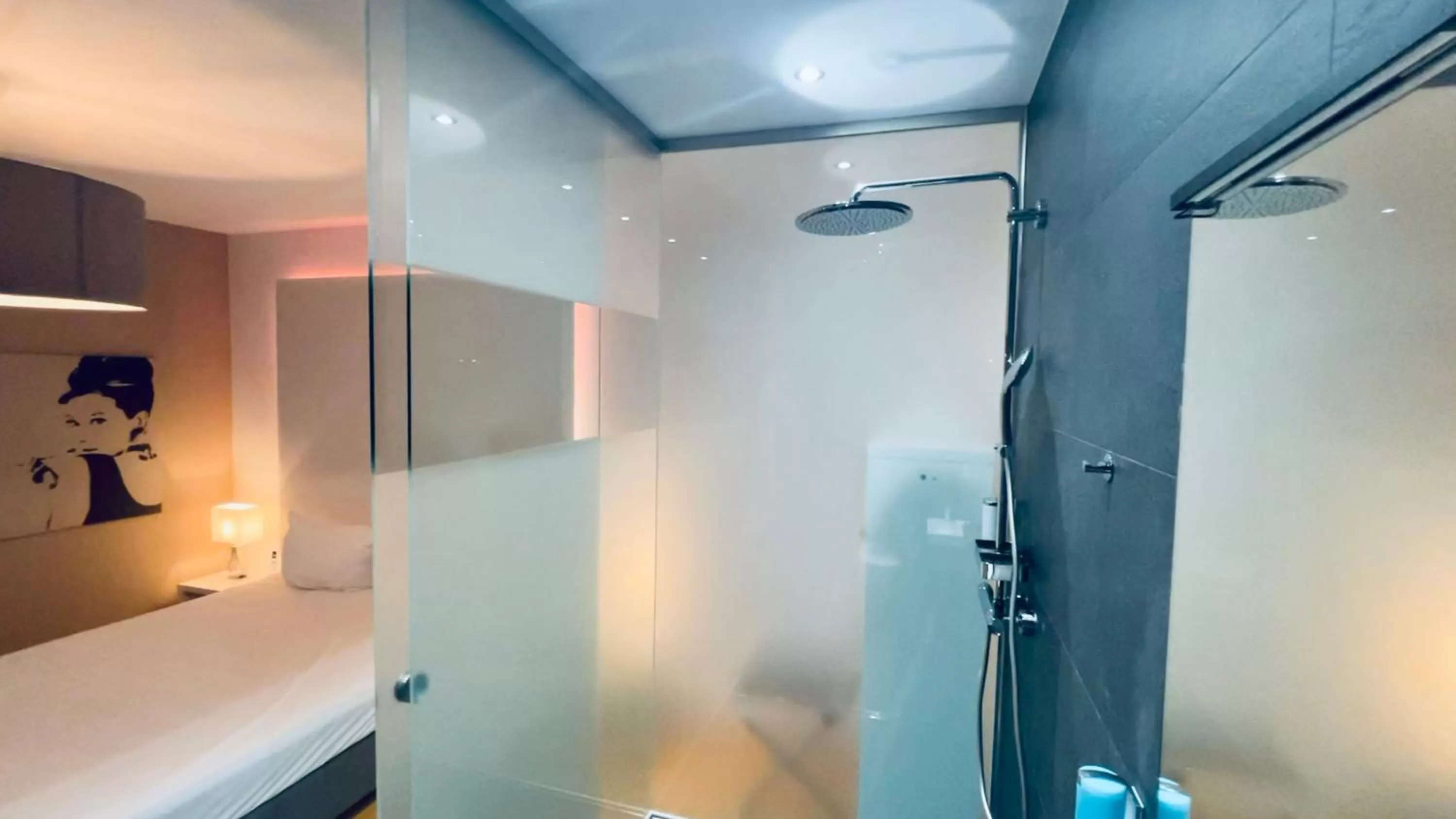 Bathroom in smart&beautiful Guesthouse