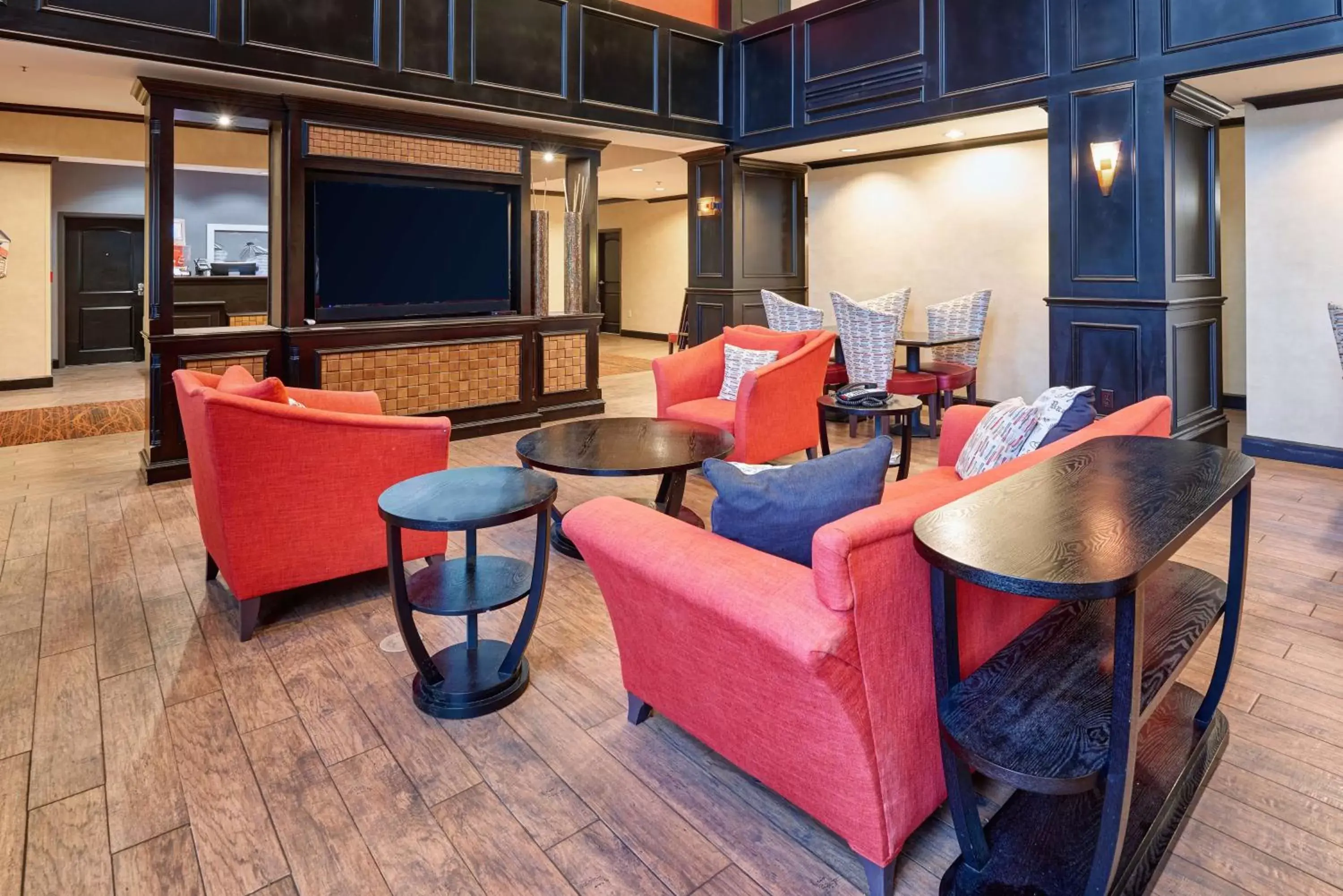 Lobby or reception, Lounge/Bar in Hampton Inn & Suites Waco-South