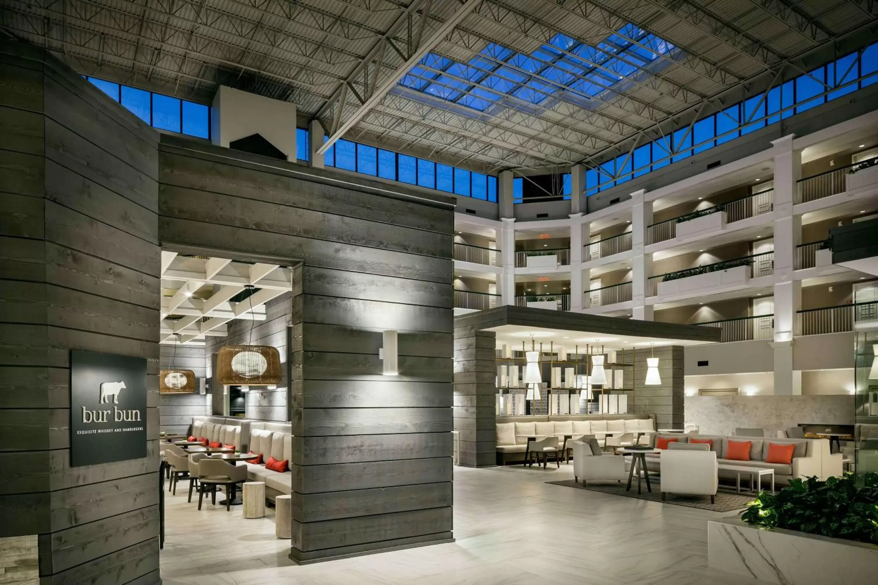 Restaurant/places to eat in Hilton Suites Brentwood Restaurant/places to eat in Hilton Suites Brentwood