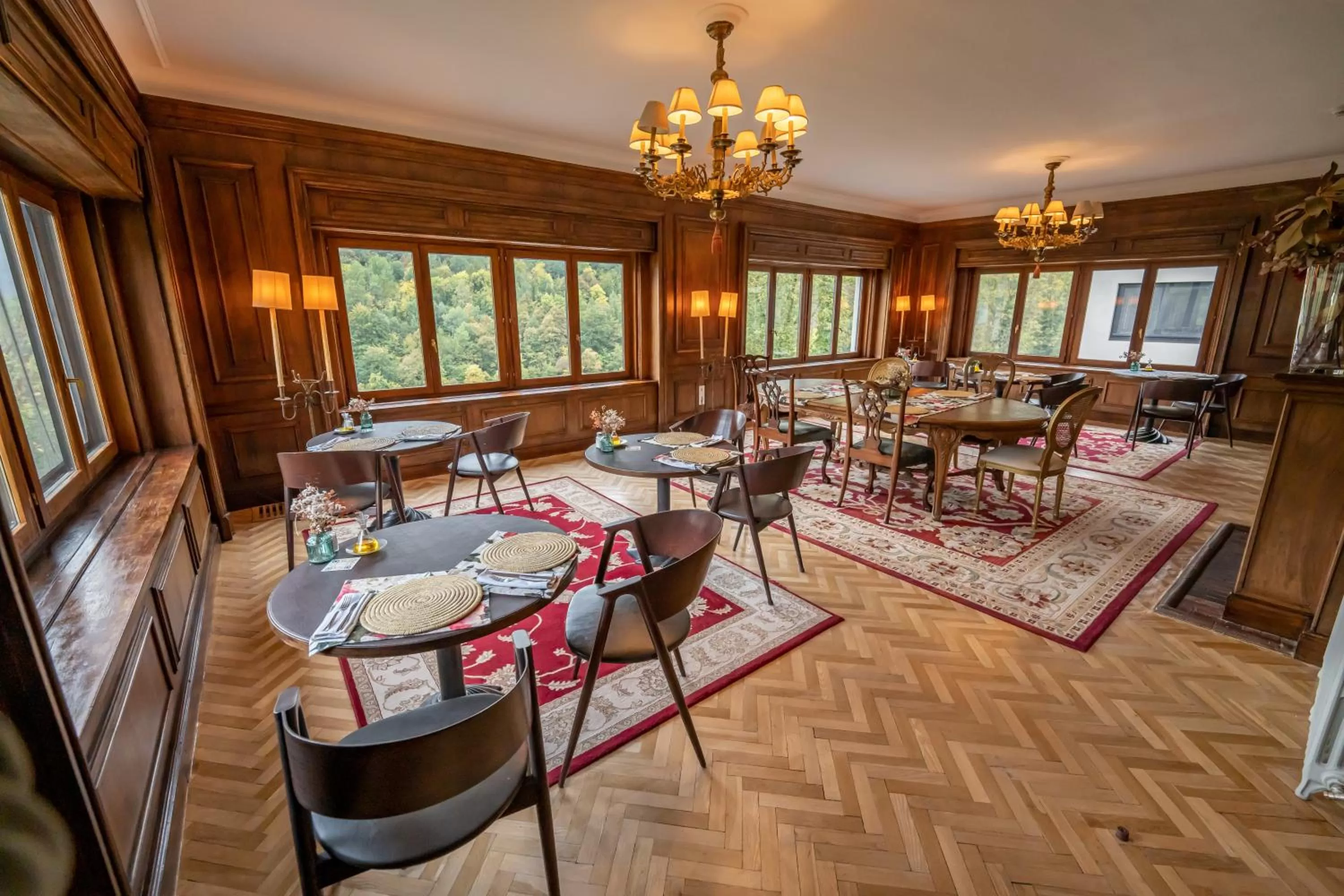 Restaurant/places to eat in Angelats Hotel - A Signature Boutique Hotel