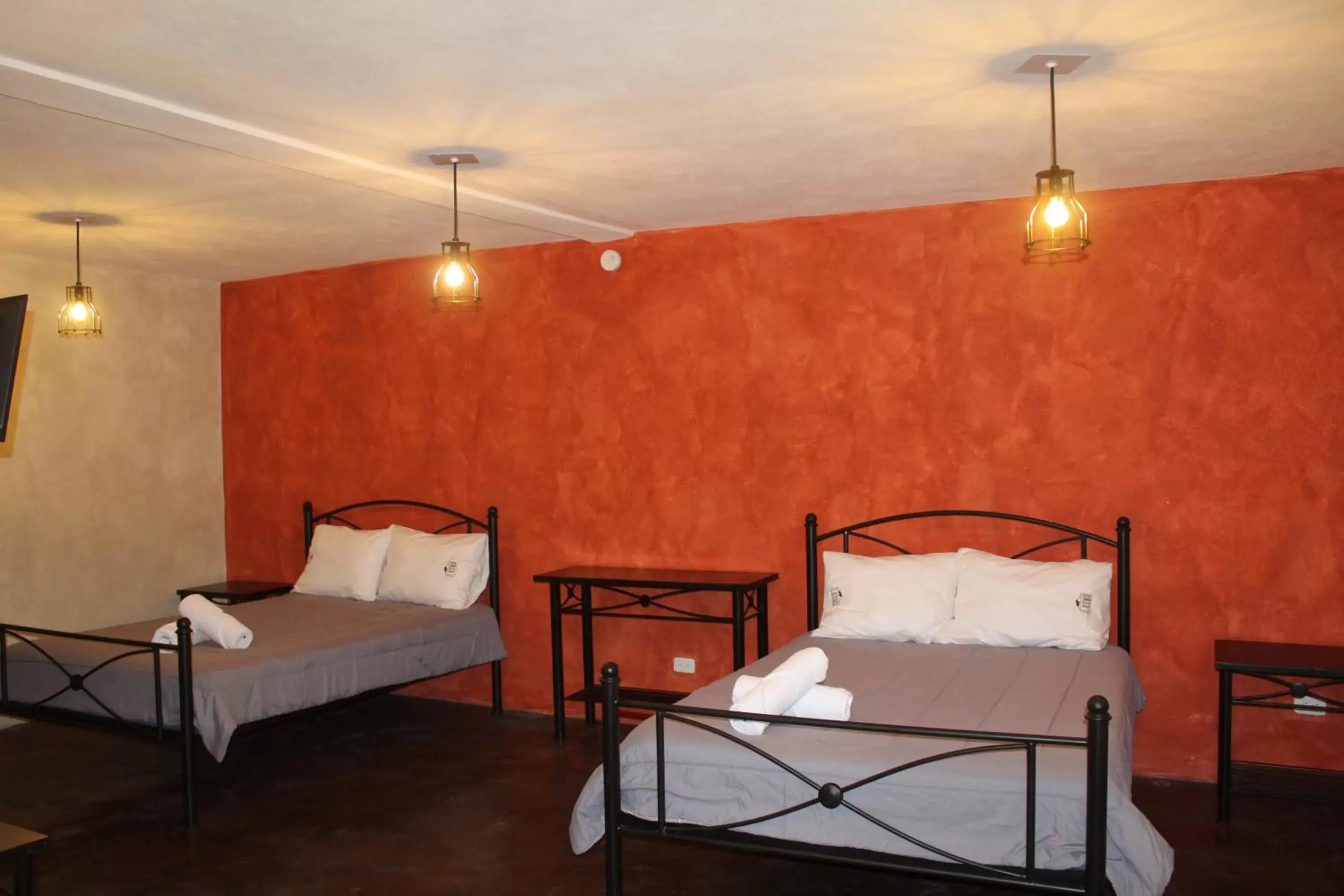 Photo of the whole room, Bed in Hotel el Descanso Barrio del Artista