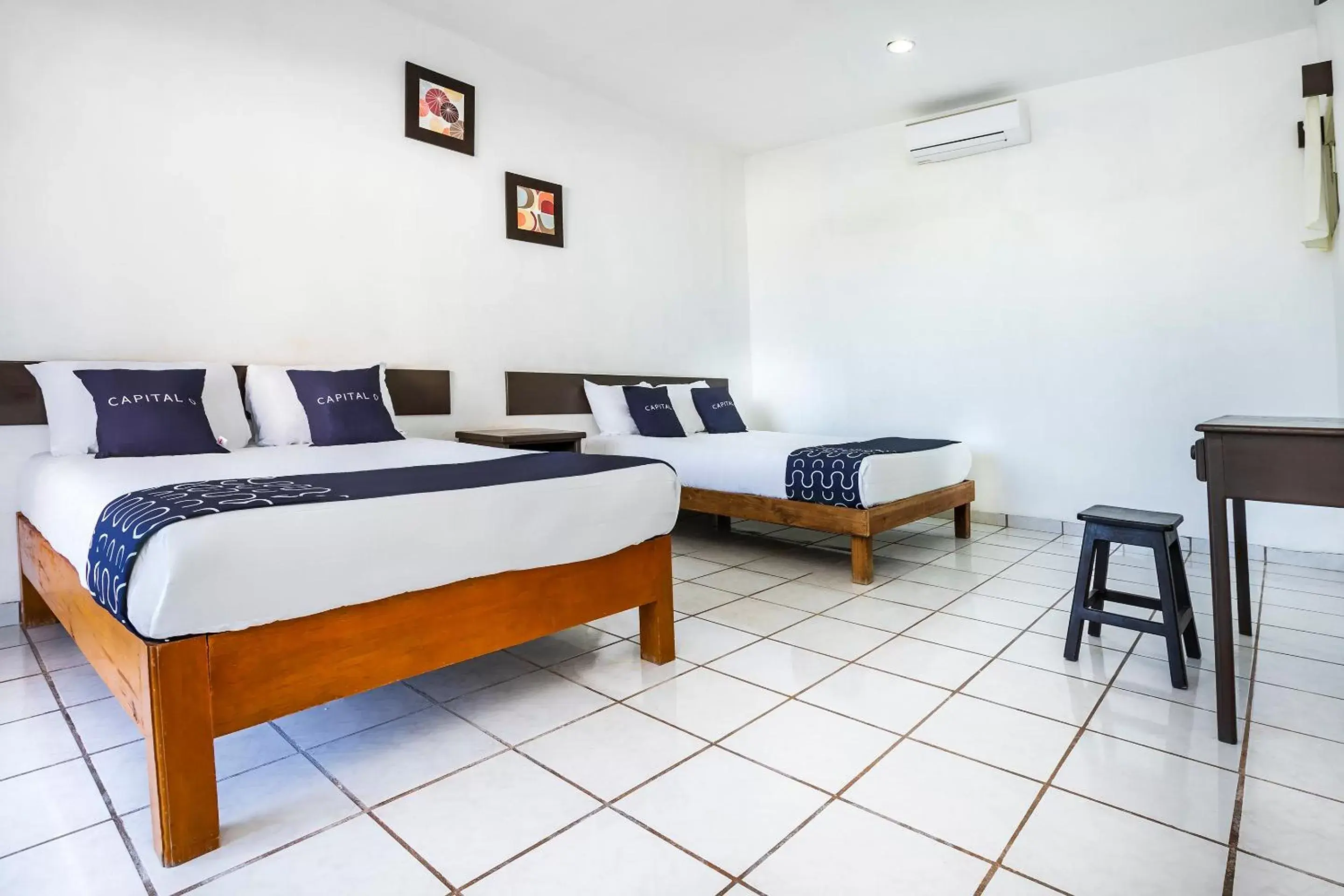 Bedroom, Bed in Capital O Oxtankah,chetumal bay