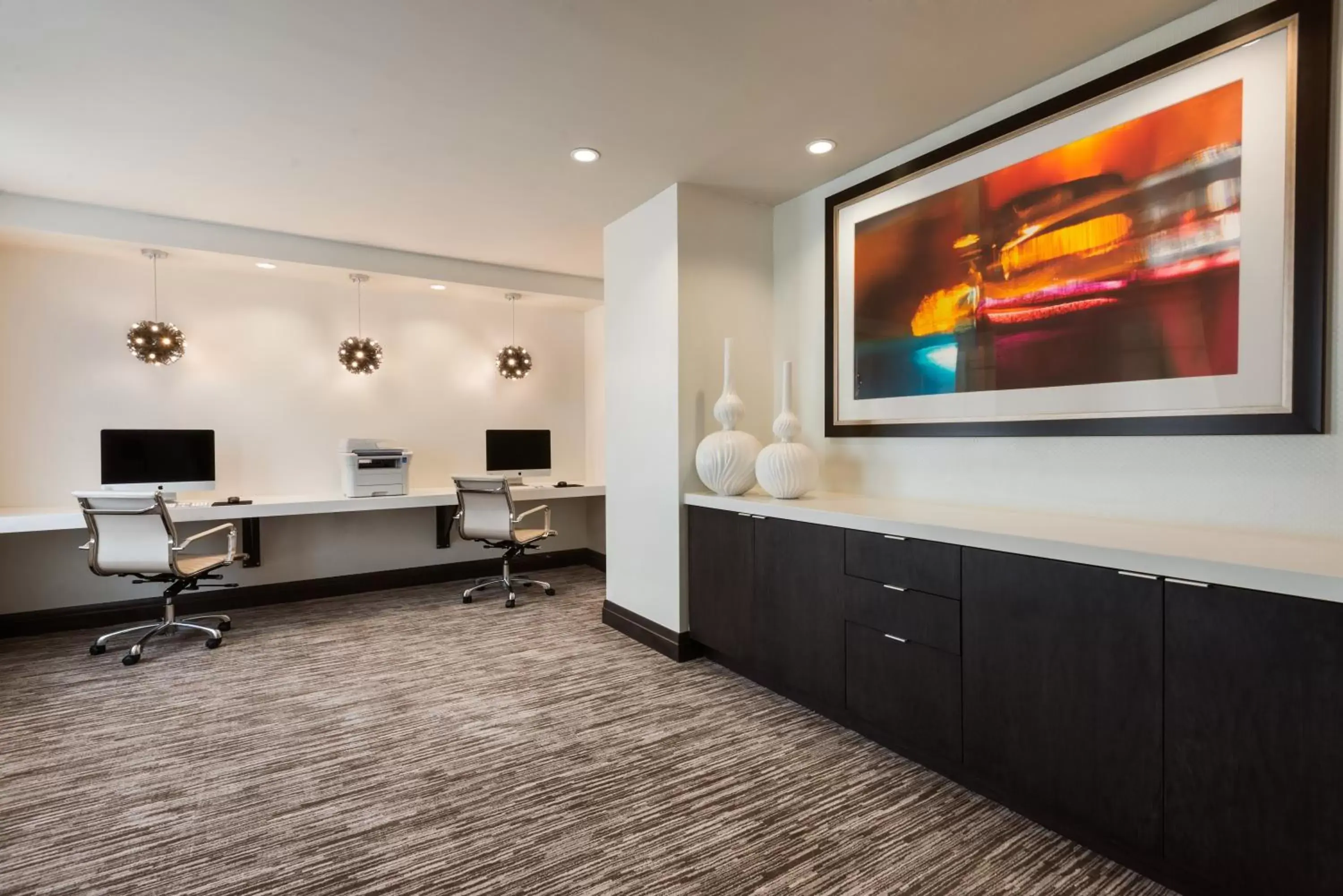 Business facilities, TV/Entertainment Center in Wyndham Grand Jupiter at Harbourside Place