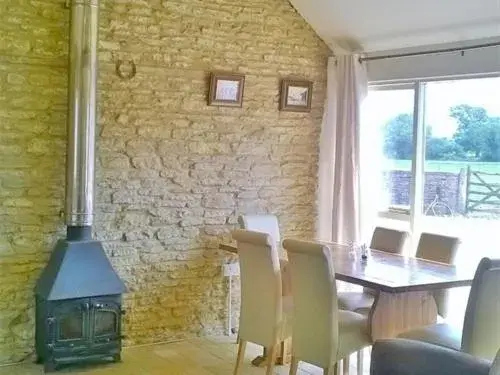 Living room, Dining Area in Battens Farm Cottages B&B