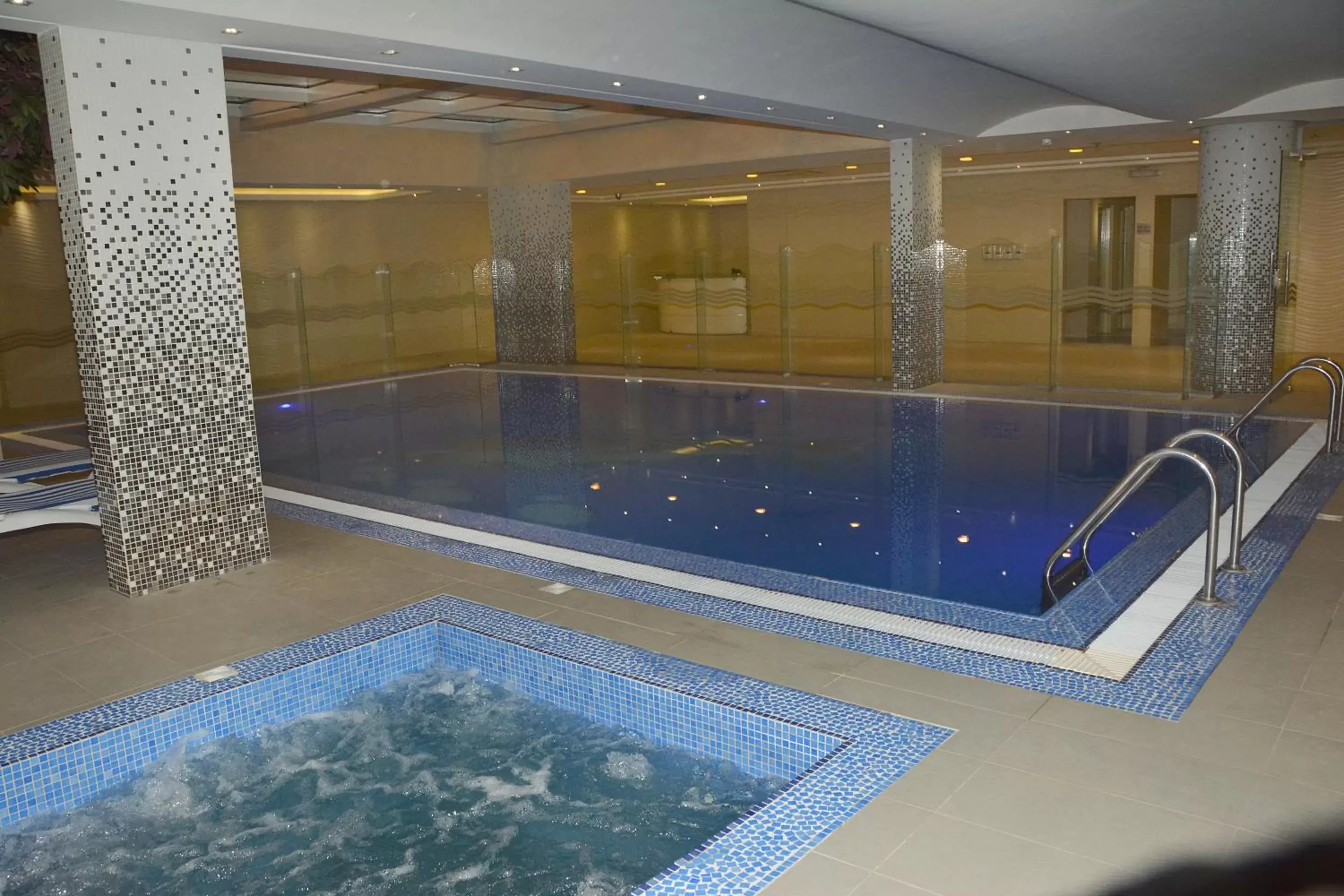 Swimming Pool in Mandarin Hotel Apartments