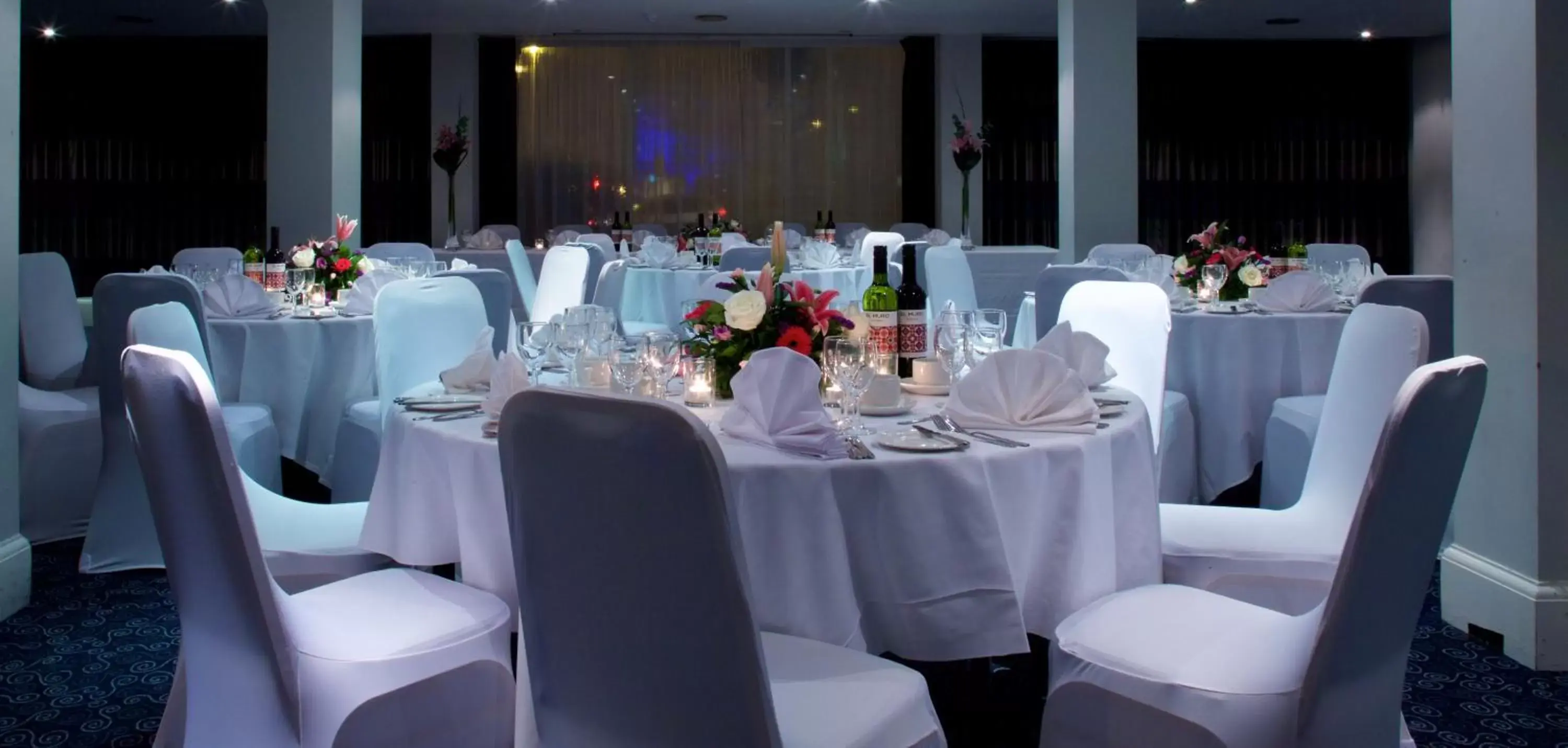Food and drinks, Banquet Facilities in London Croydon Aerodrome Hotel, BW Signature Collection