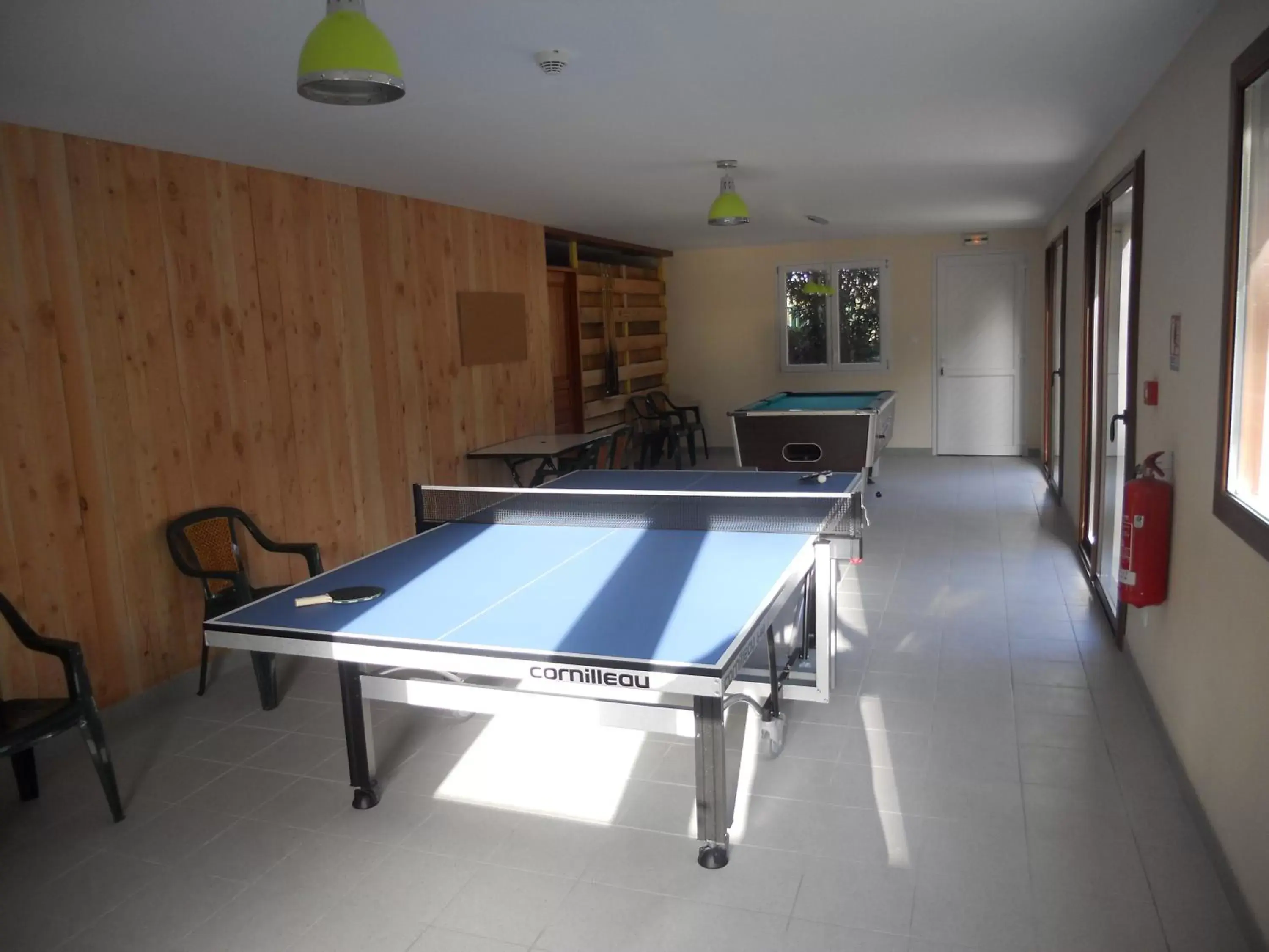 Table tennis, Billiards in Auberge du Saut des Cuves