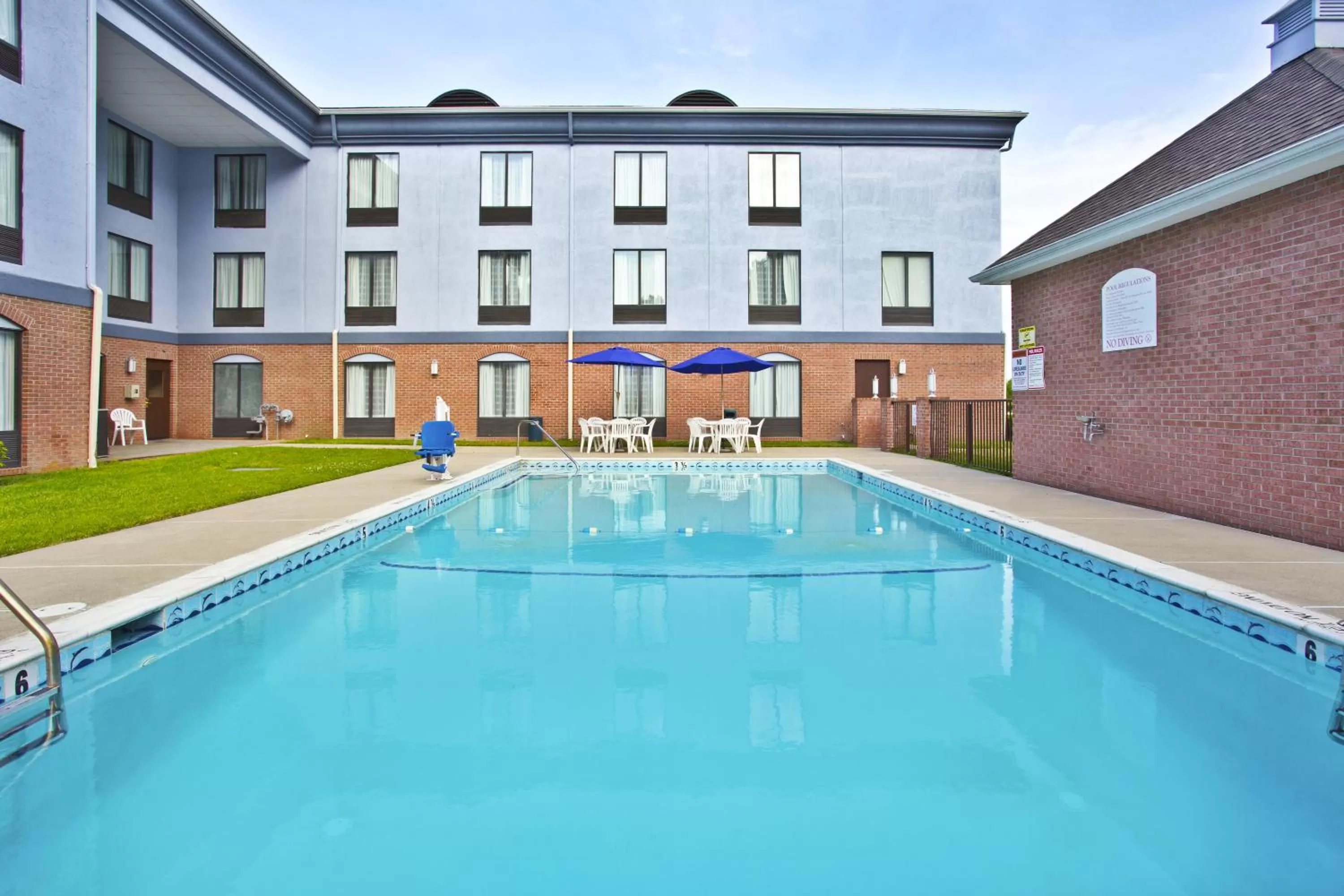 Swimming pool in Holiday Inn Express Hotel and Suites Harrington - Dover Area by IHG