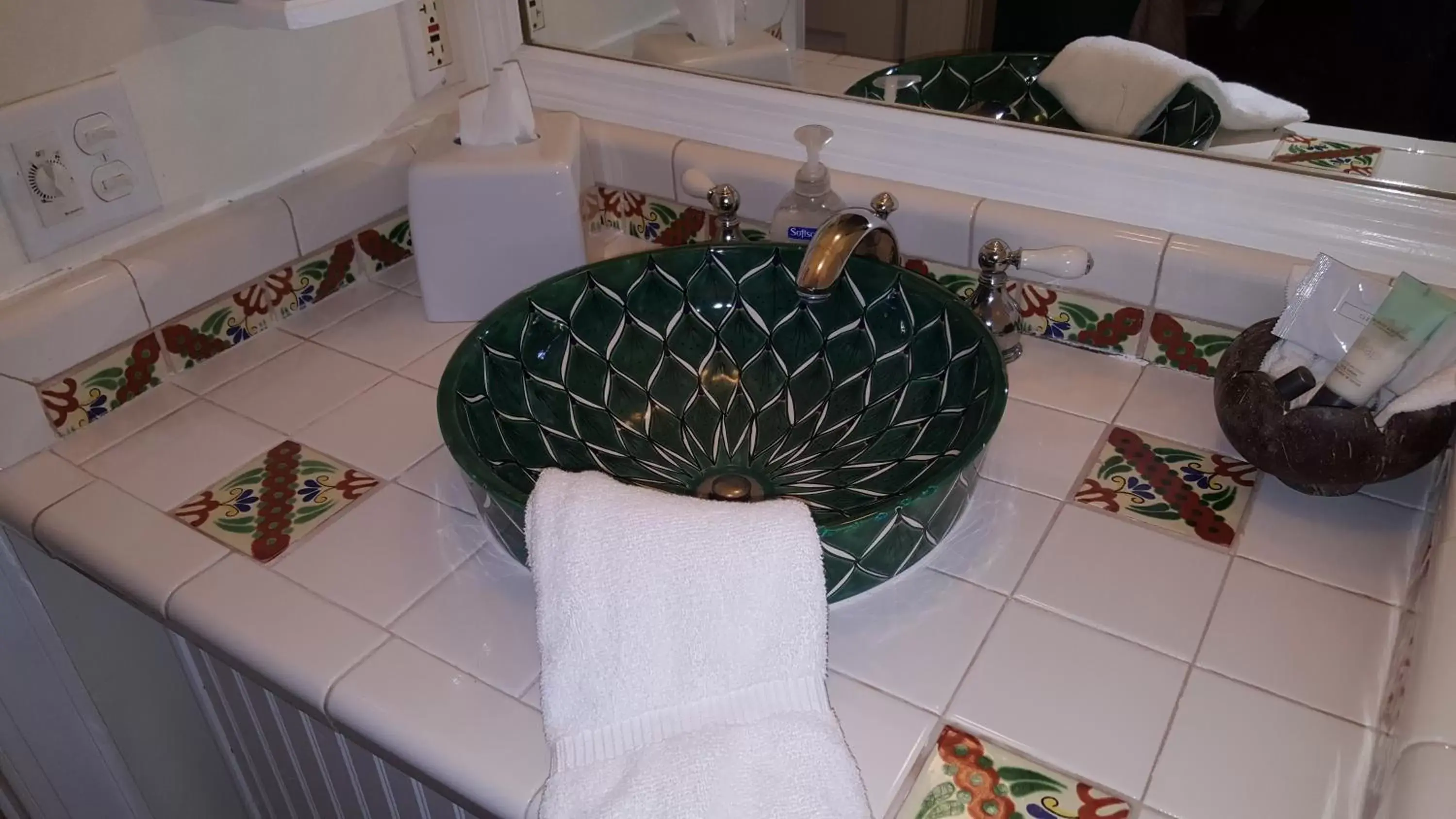 Bathroom, Balcony/Terrace in The Caribbean Court Boutique Hotel