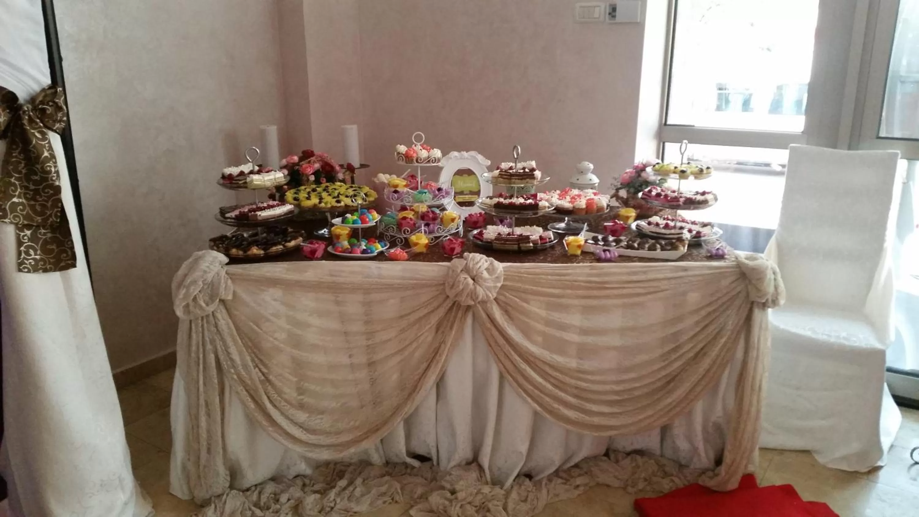 Food and drinks in Hamlet Hotel