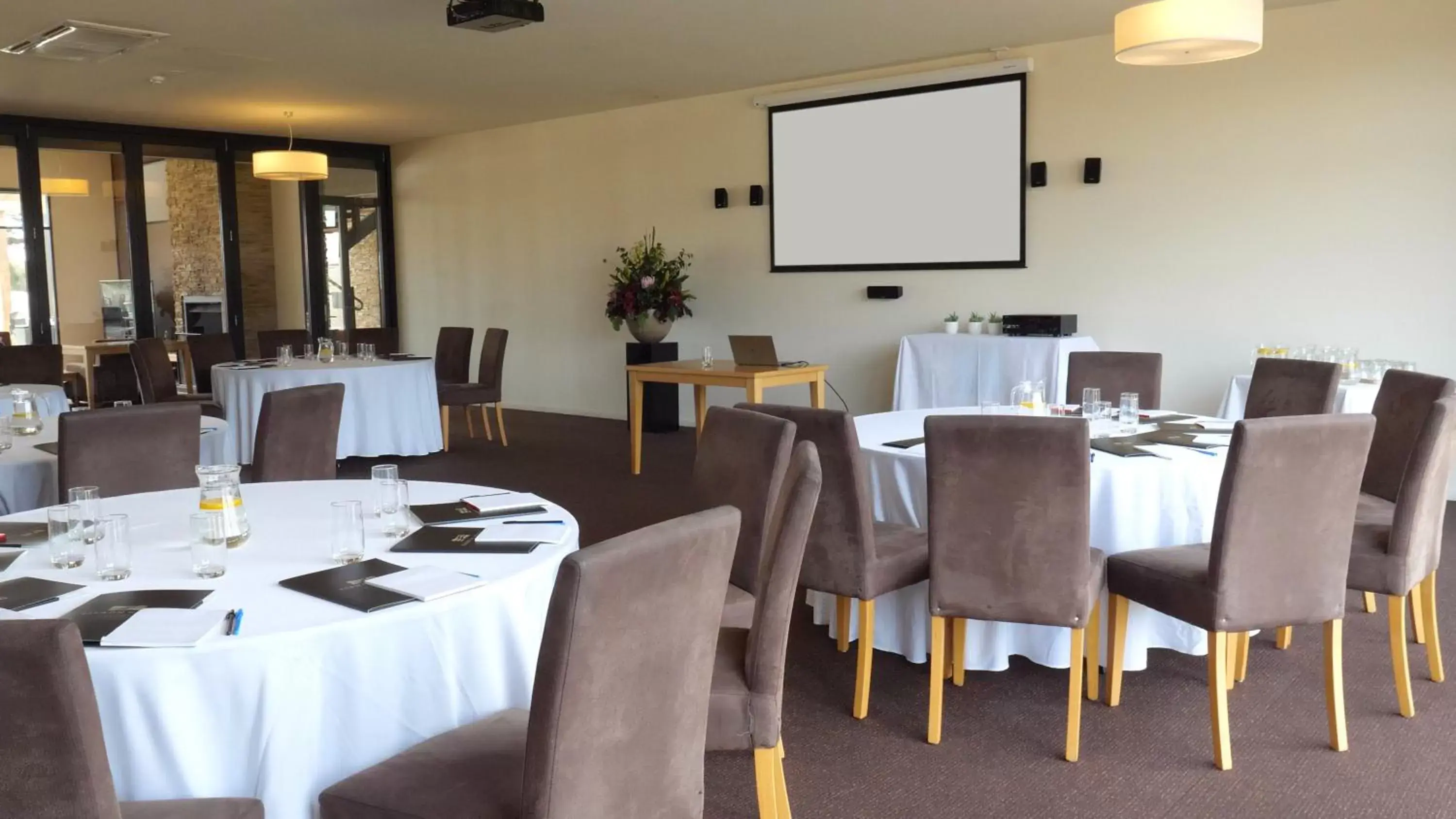 Business facilities, Restaurant/Places to Eat in Barwon Heads Resort