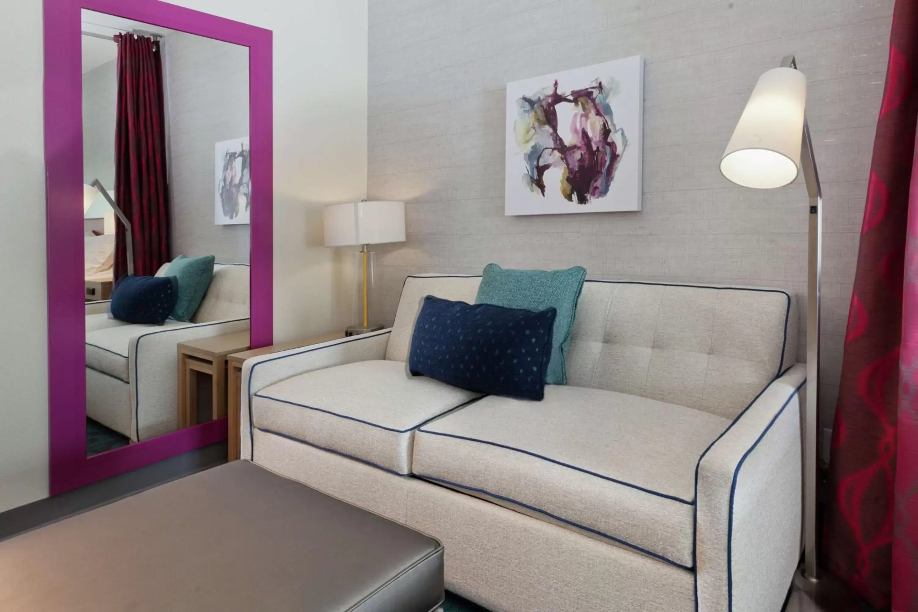 Living room in Home2 Suites By Hilton Birmingham Colonnade Living room in Home2 Suites By Hilton Birmingham Colonnade