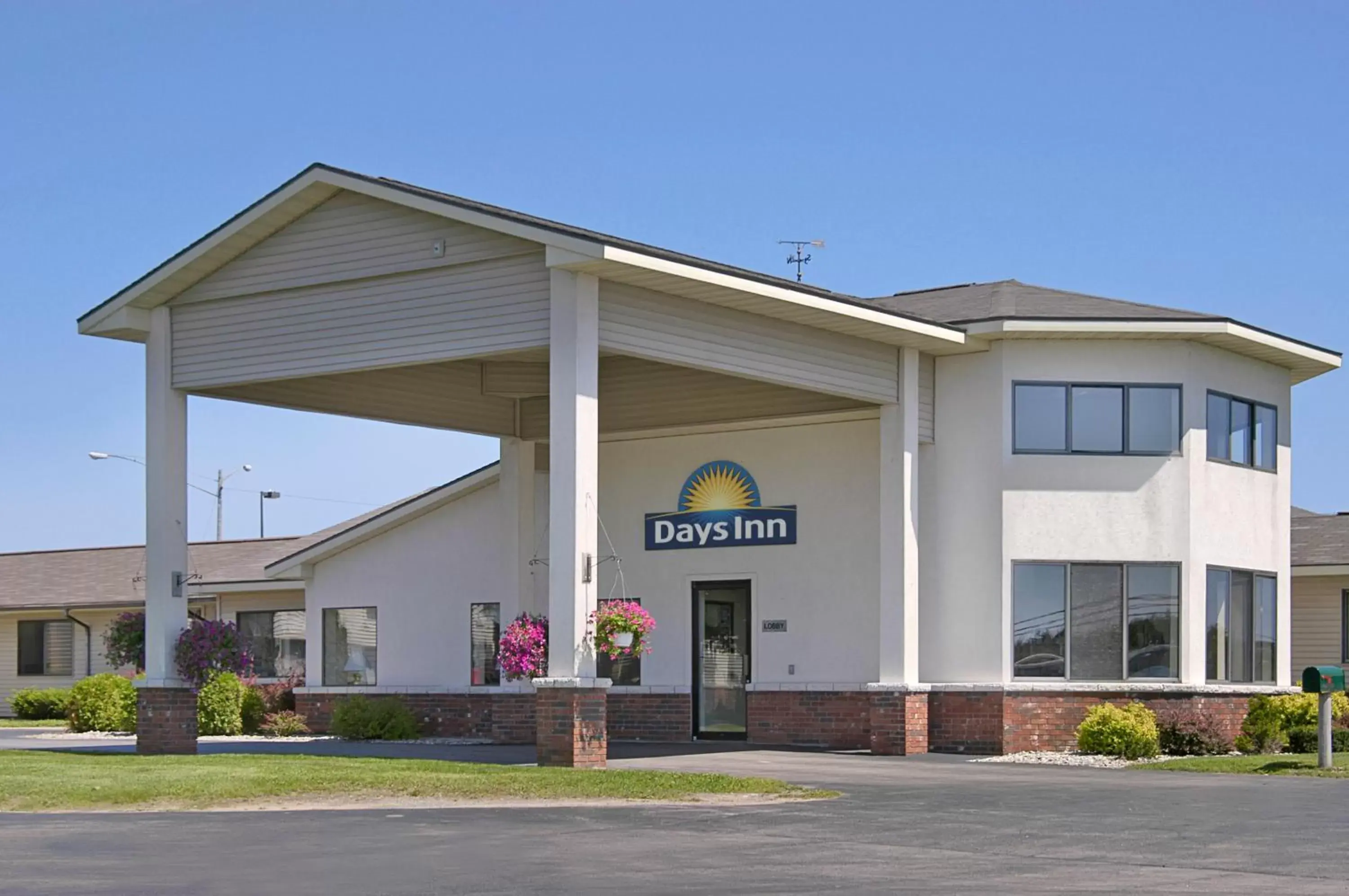 Facade/entrance in Days Inn by Wyndham Alpena Facade/entrance in Days Inn by Wyndham Alpena