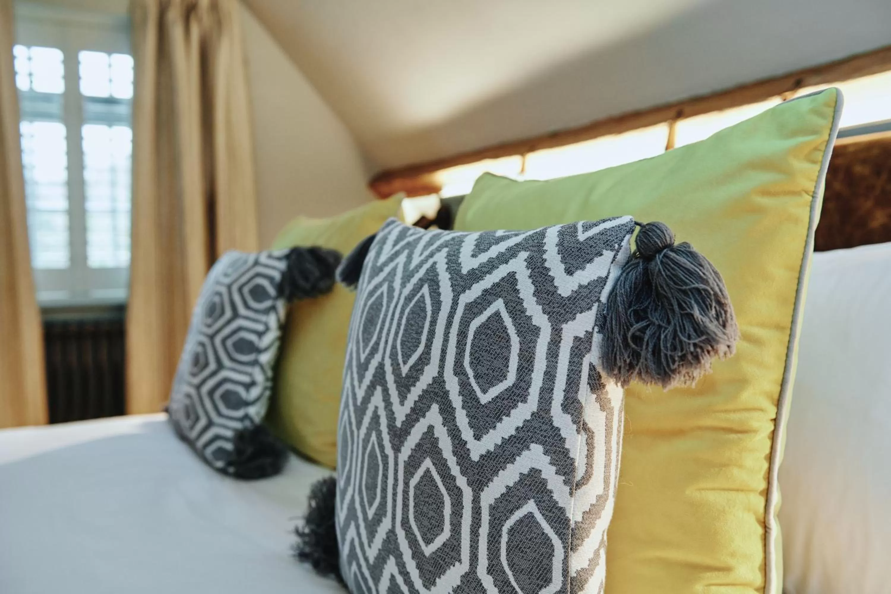 Bed in Kings Arms - Egham-Windsor