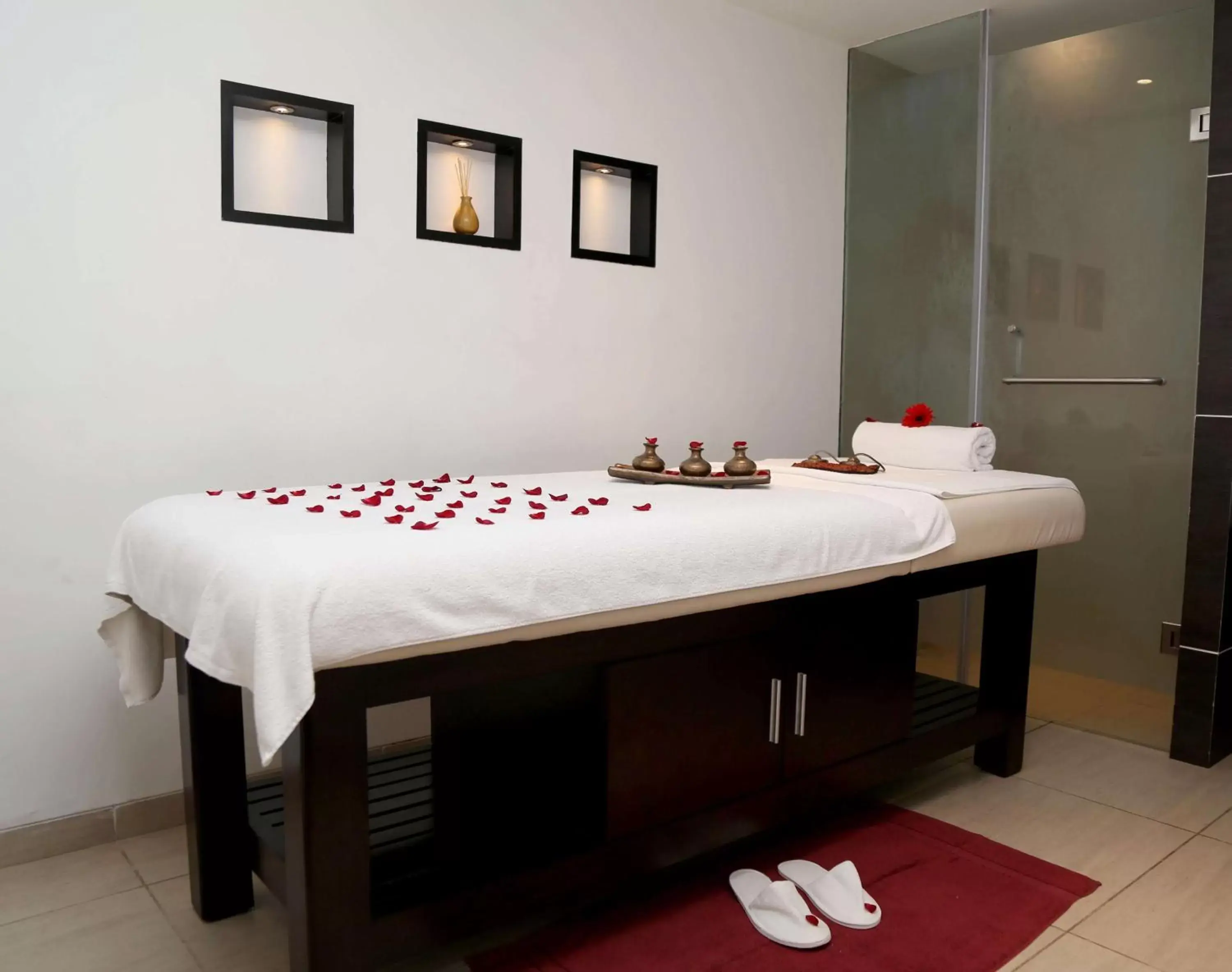 Spa and wellness centre/facilities, Spa/Wellness in Country Inn & Suites By Radisson Navi Mumbai