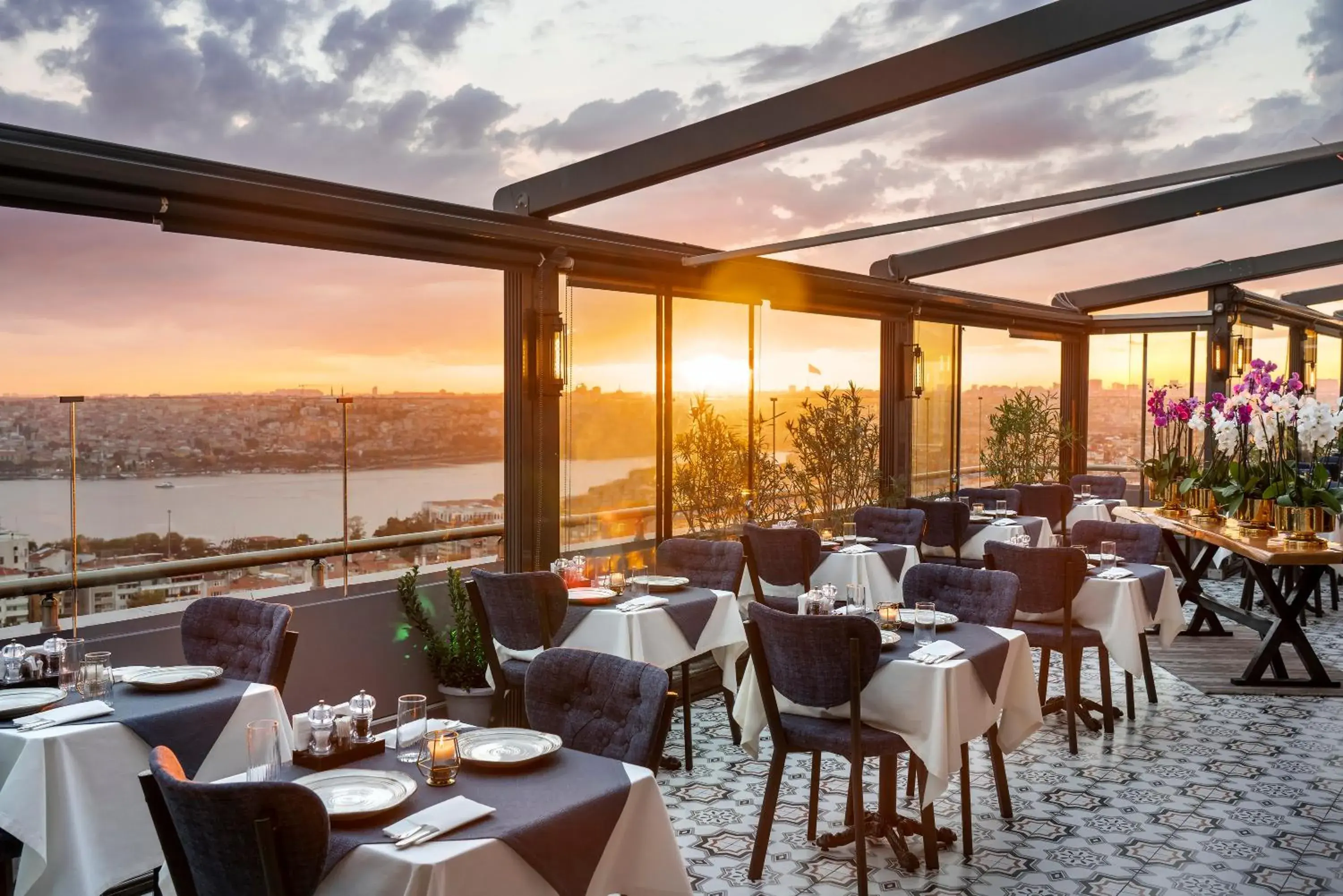 Restaurant/places to eat in Rixos Pera Istanbul Restaurant/places to eat in Rixos Pera Istanbul