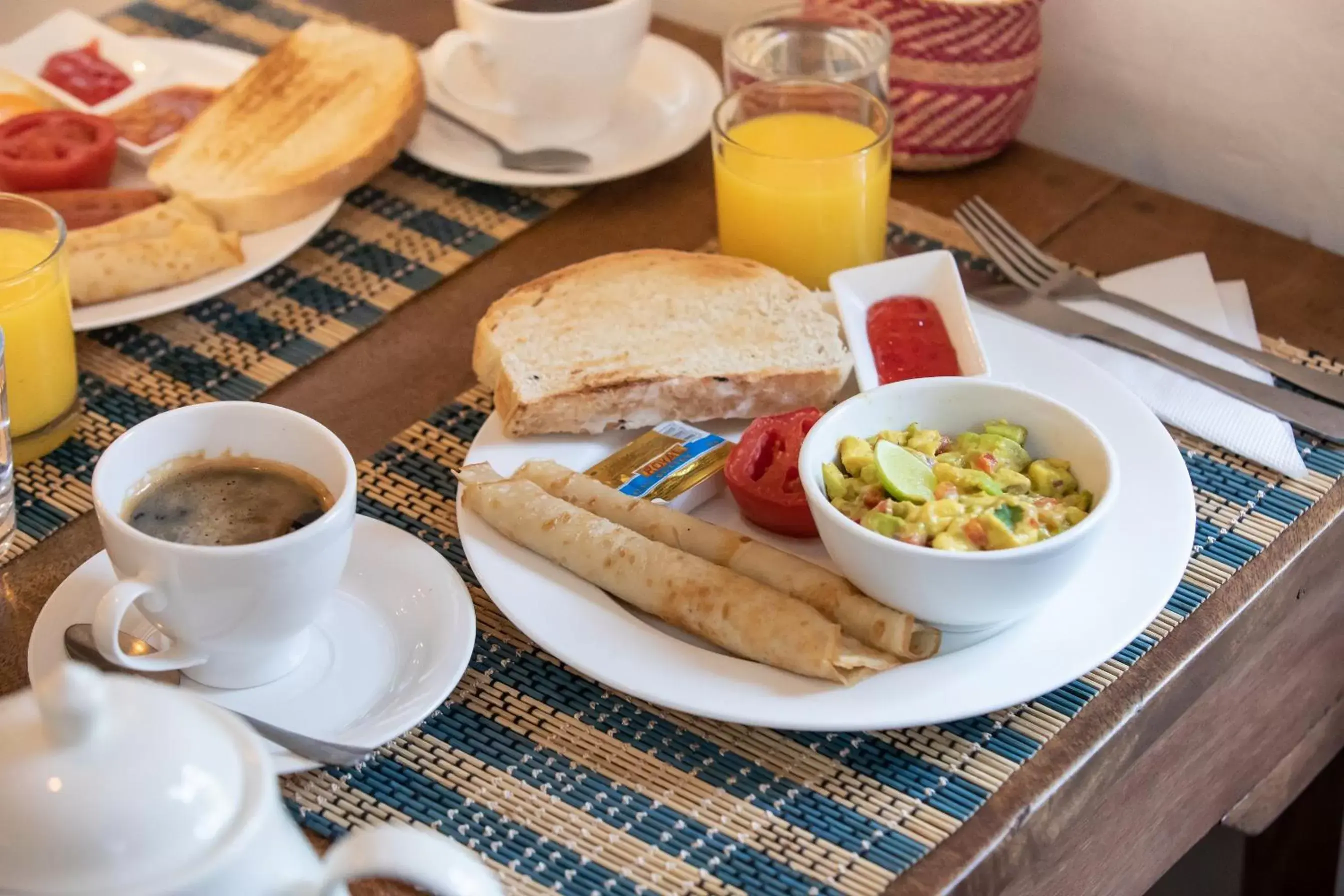 Breakfast in Shoki Shoki House Stone Town