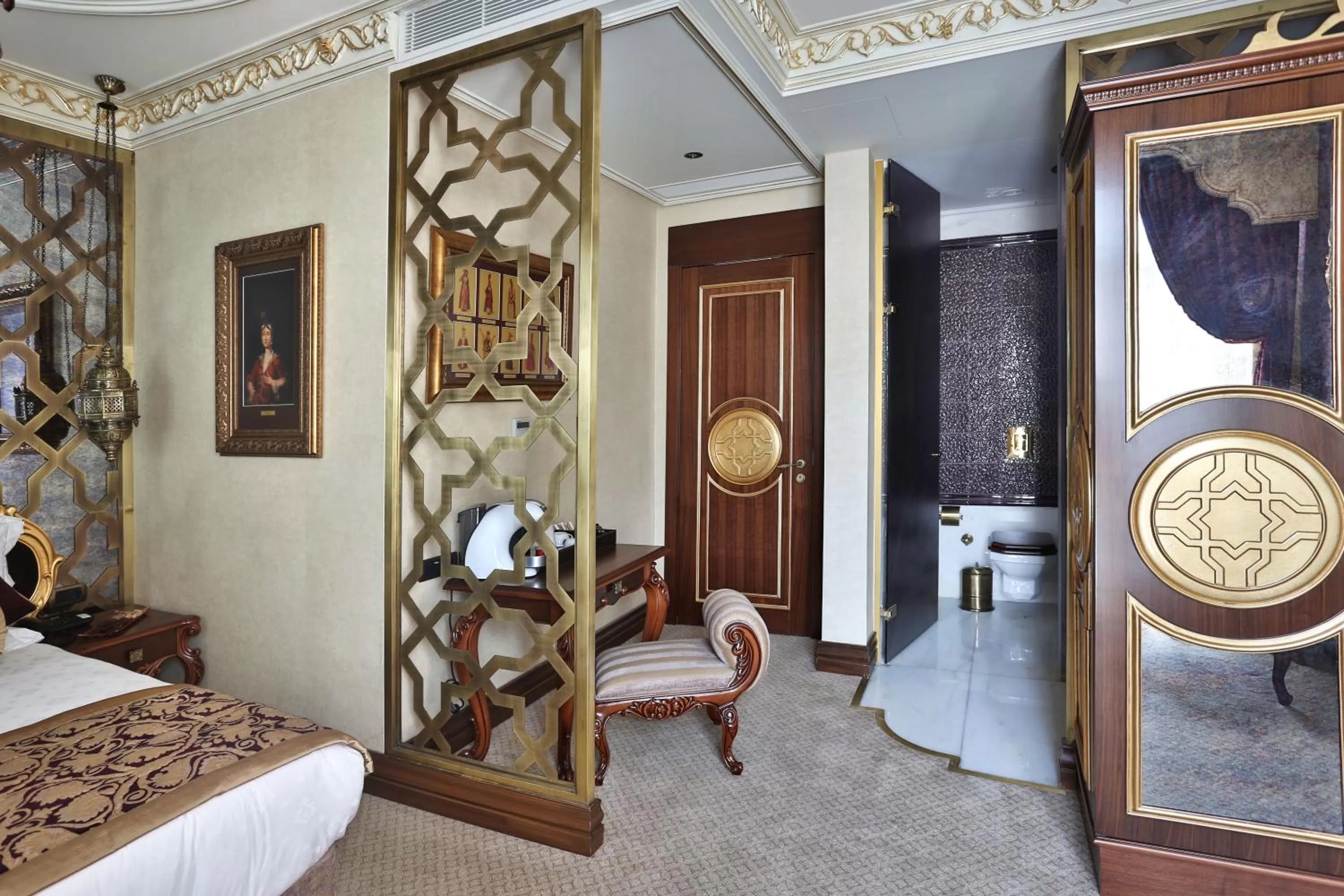 Photo of the whole room, Bed in Daru Sultan Hotels Galata